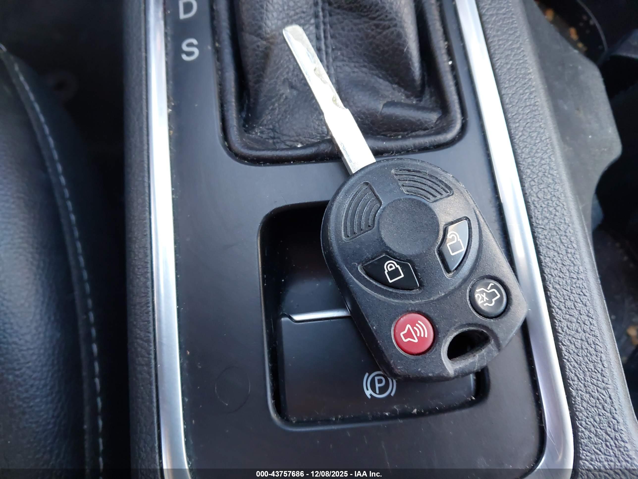FORD ESCAPE image 11