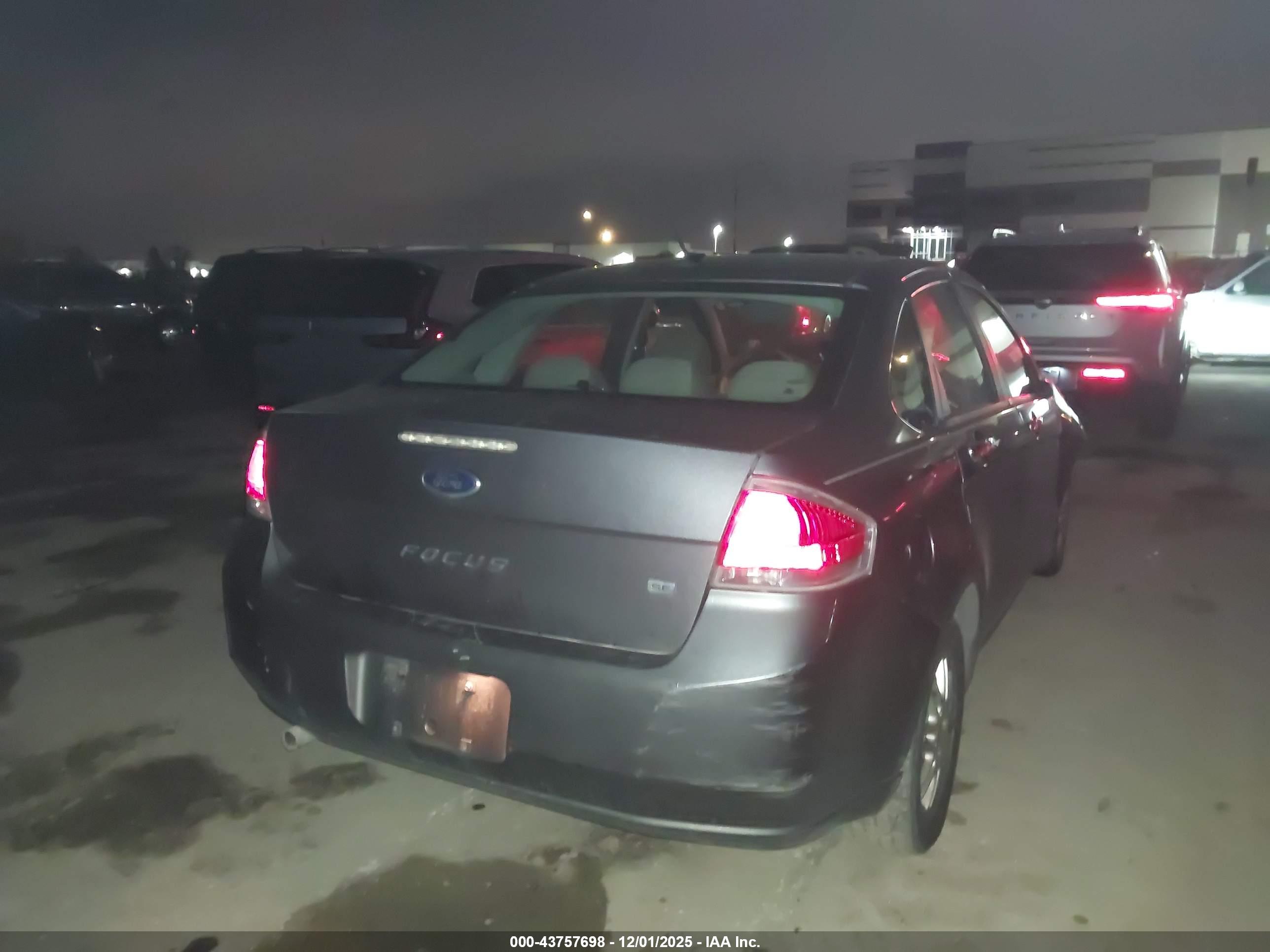 FORD FOCUS image 4