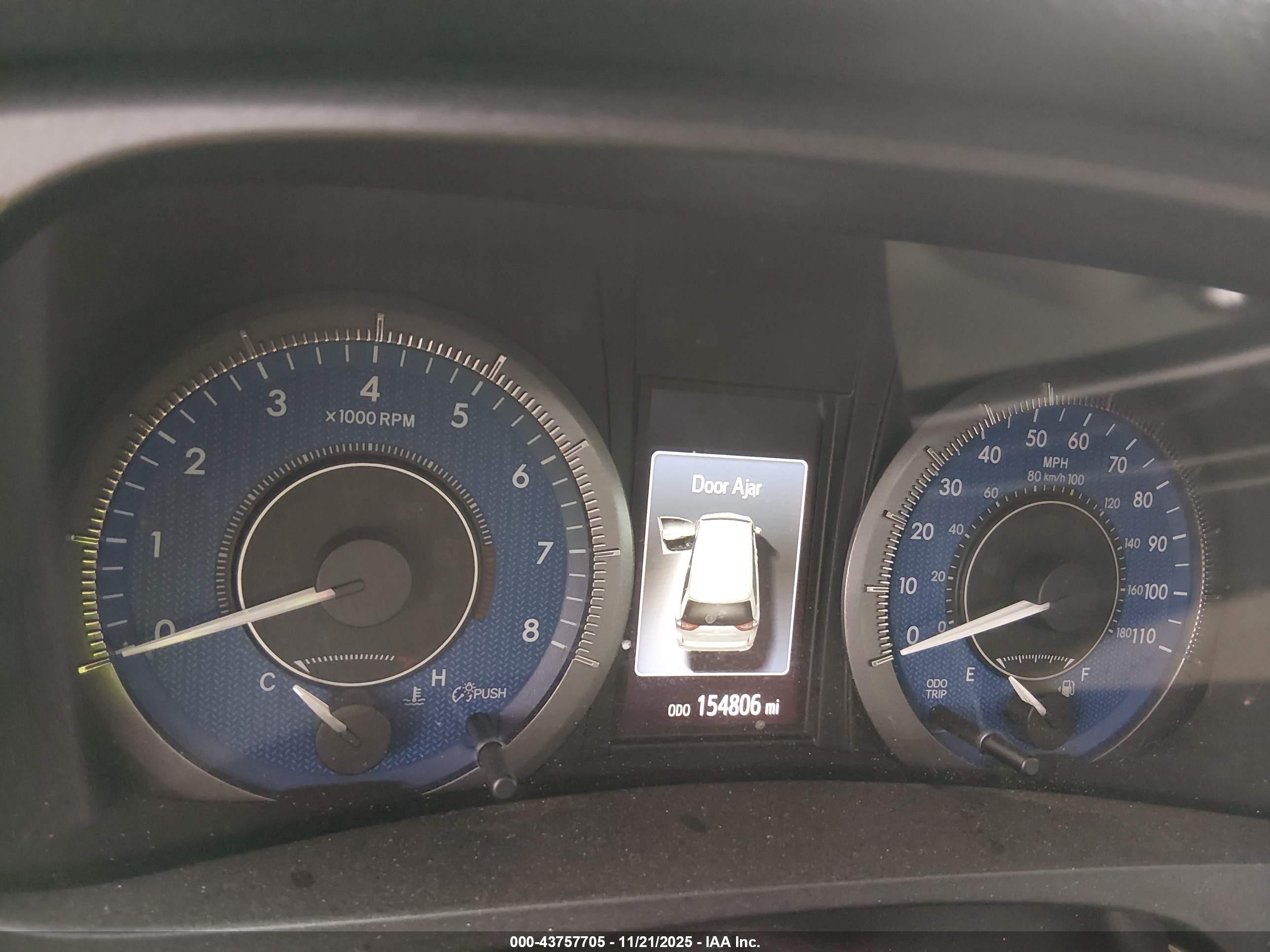 TOYOTA SIENNA image 7