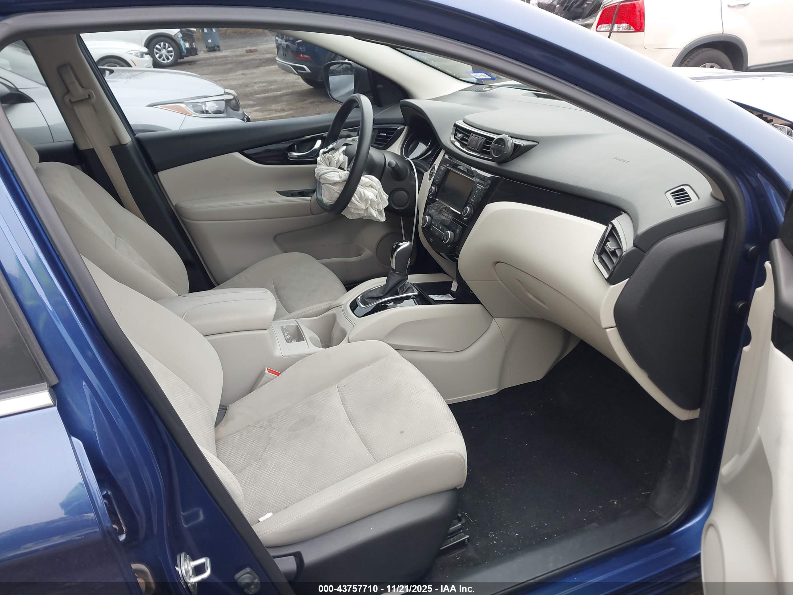 NISSAN ROGUE image 5