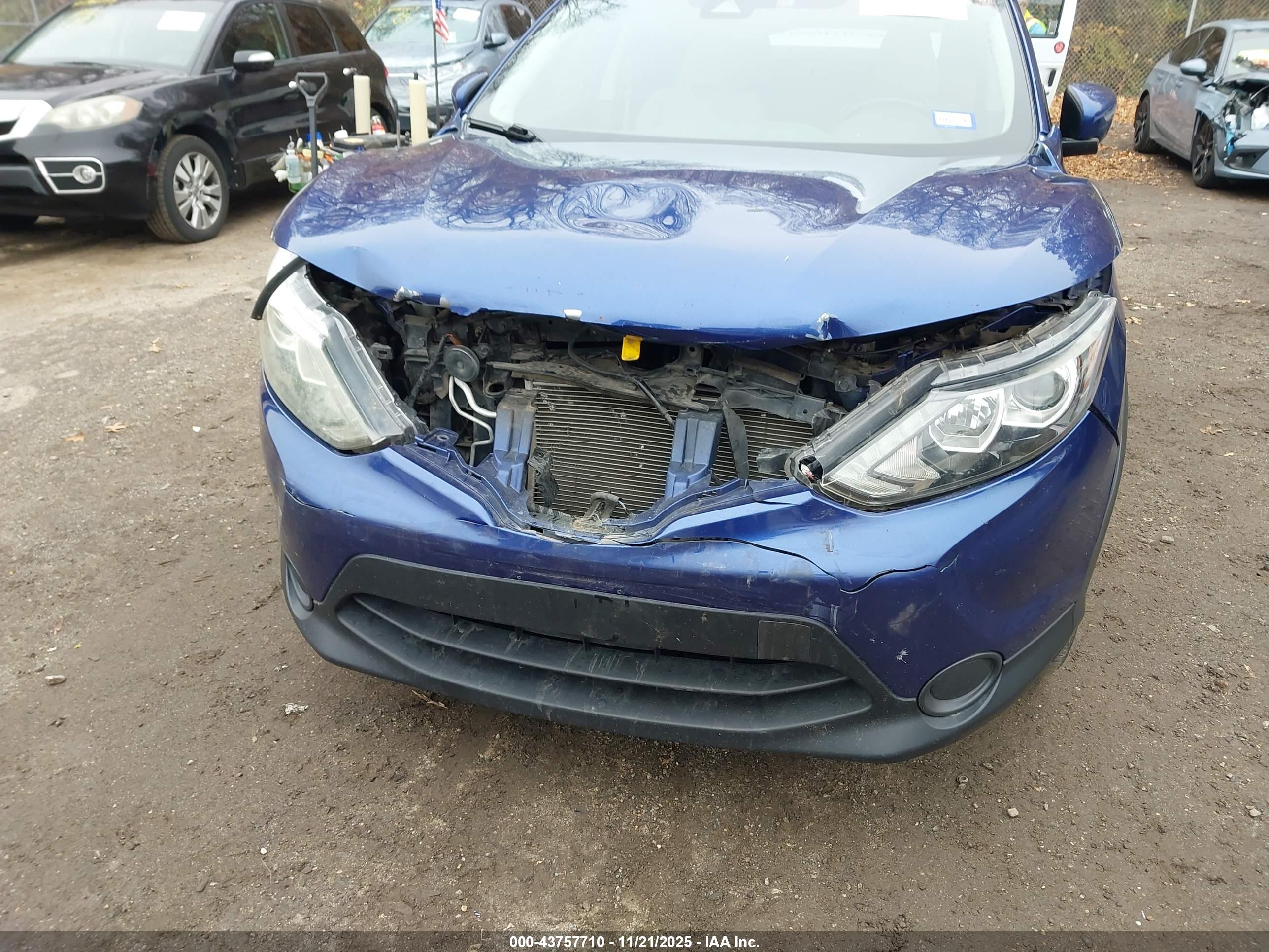 NISSAN ROGUE image 6