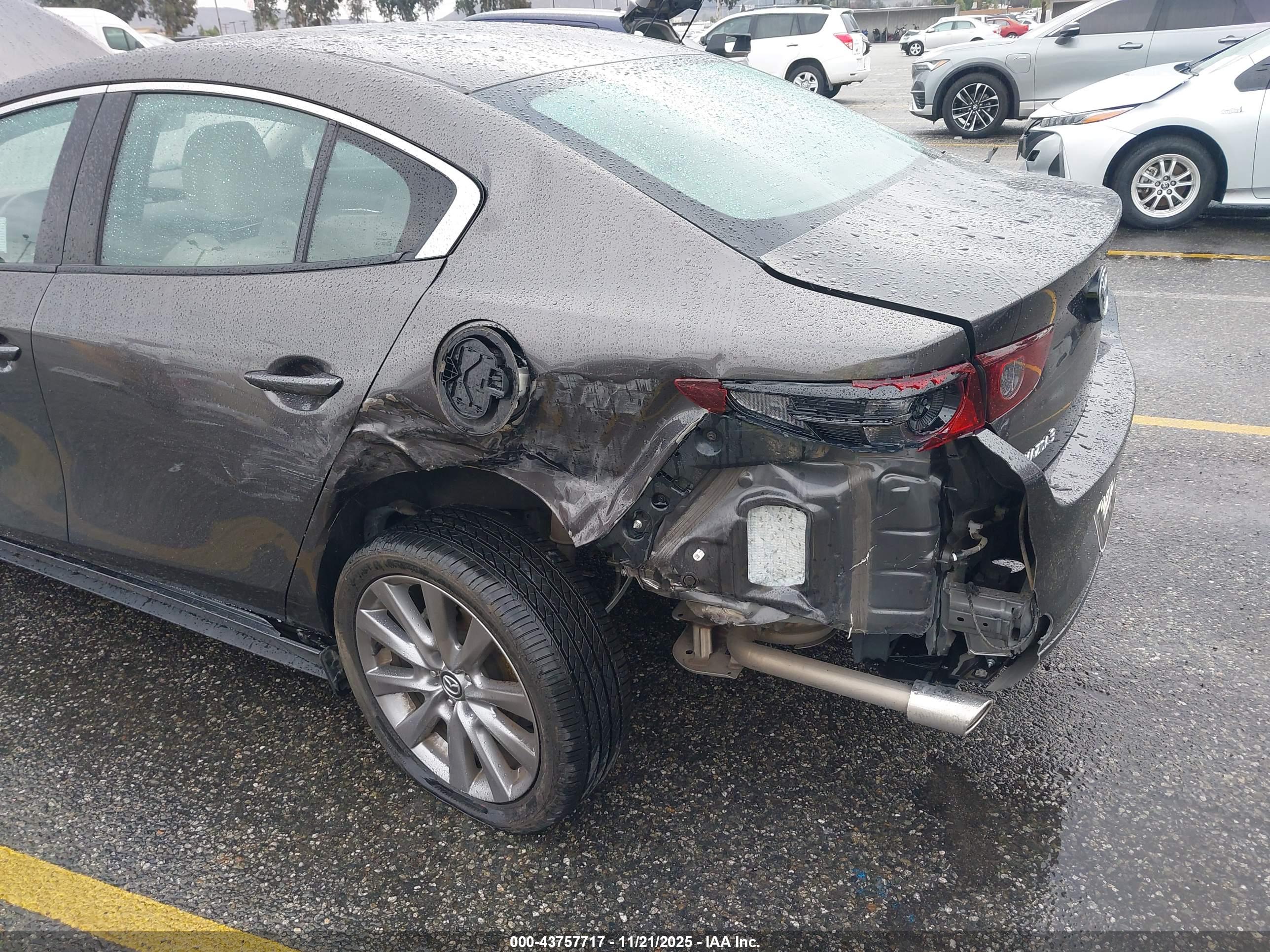 MAZDA MAZDA3 image 6