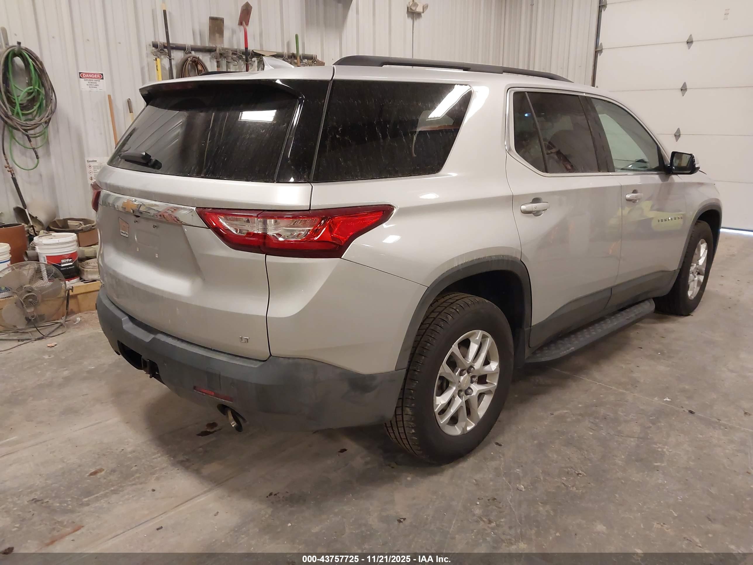 CHEVROLET TRAVERSE image 4