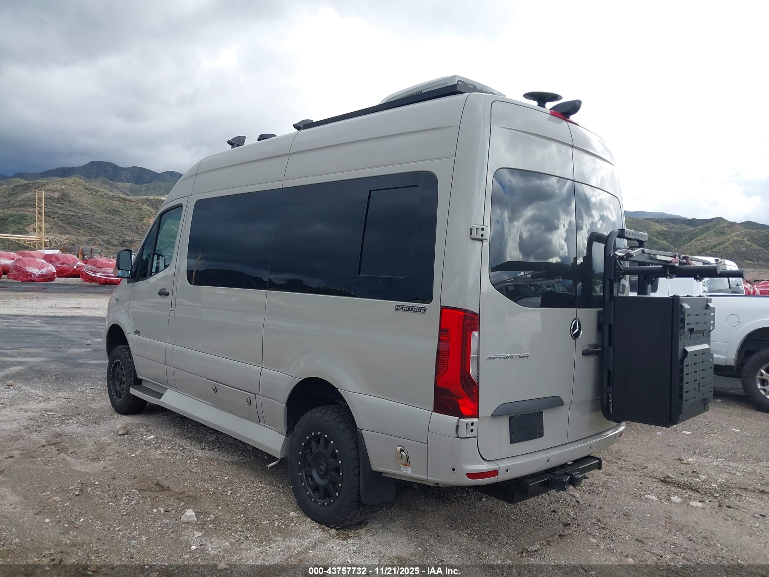 MERCEDES-BENZ SPRINTER image 3