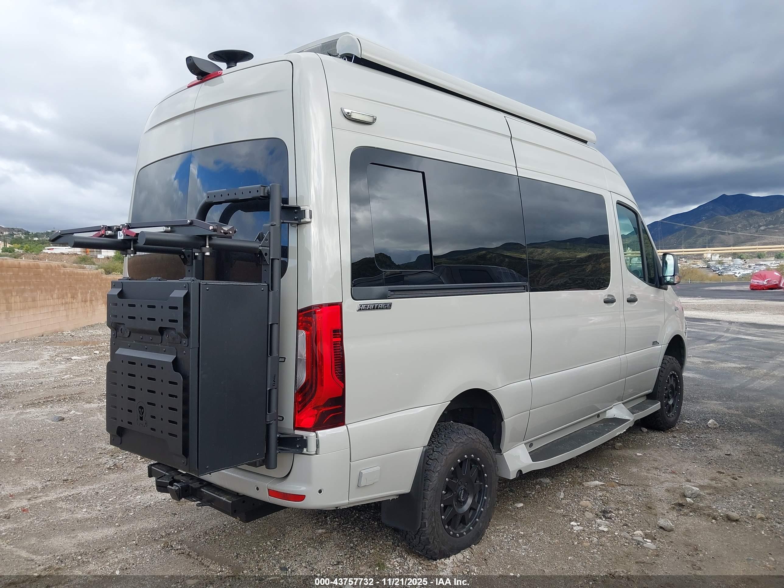MERCEDES-BENZ SPRINTER image 4