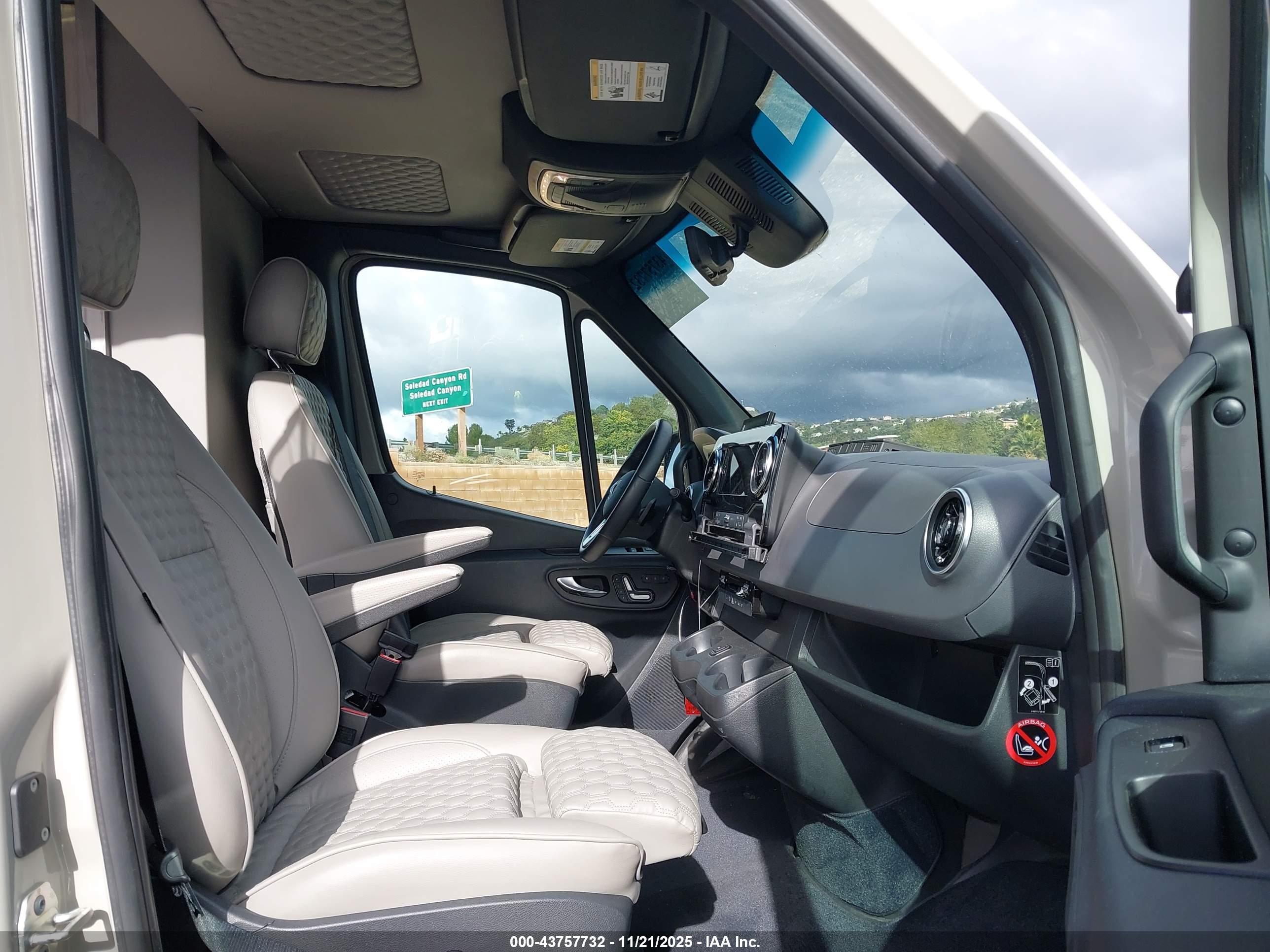MERCEDES-BENZ SPRINTER image 5