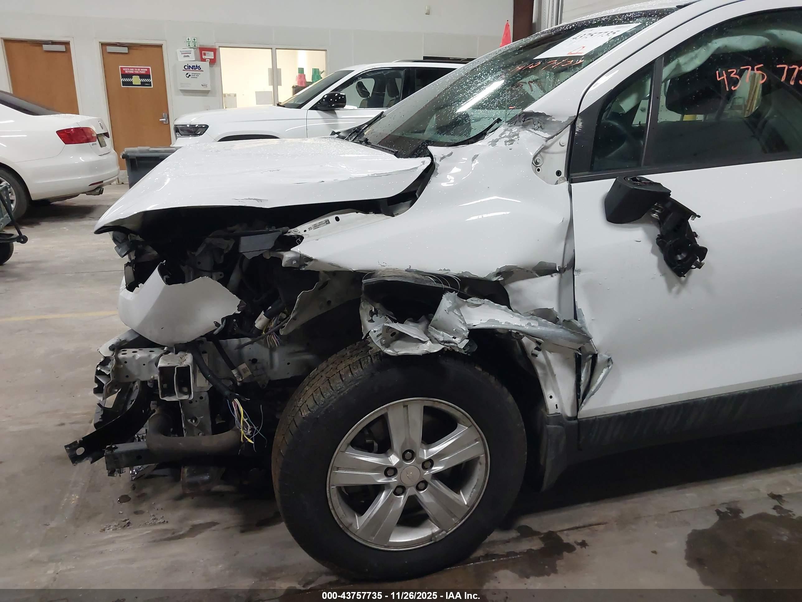 CHEVROLET TRAX image 6