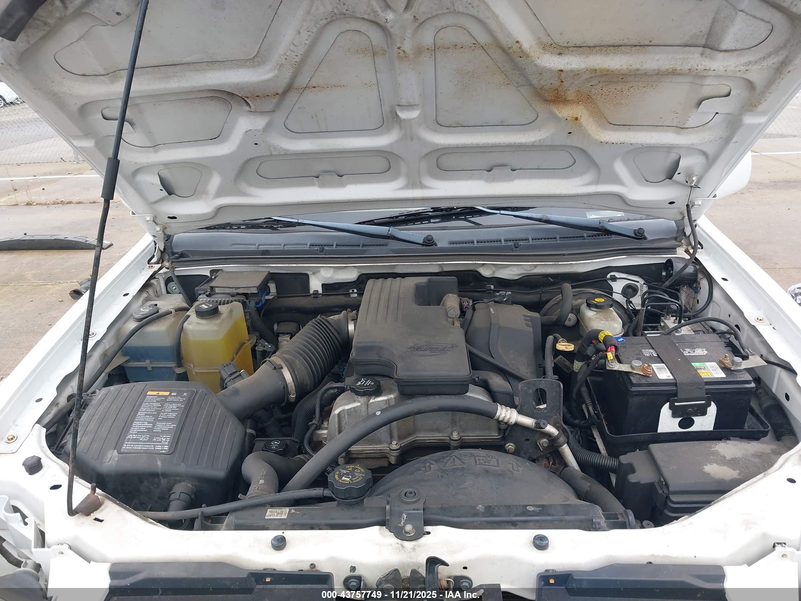 CHEVROLET COLORADO image 10
