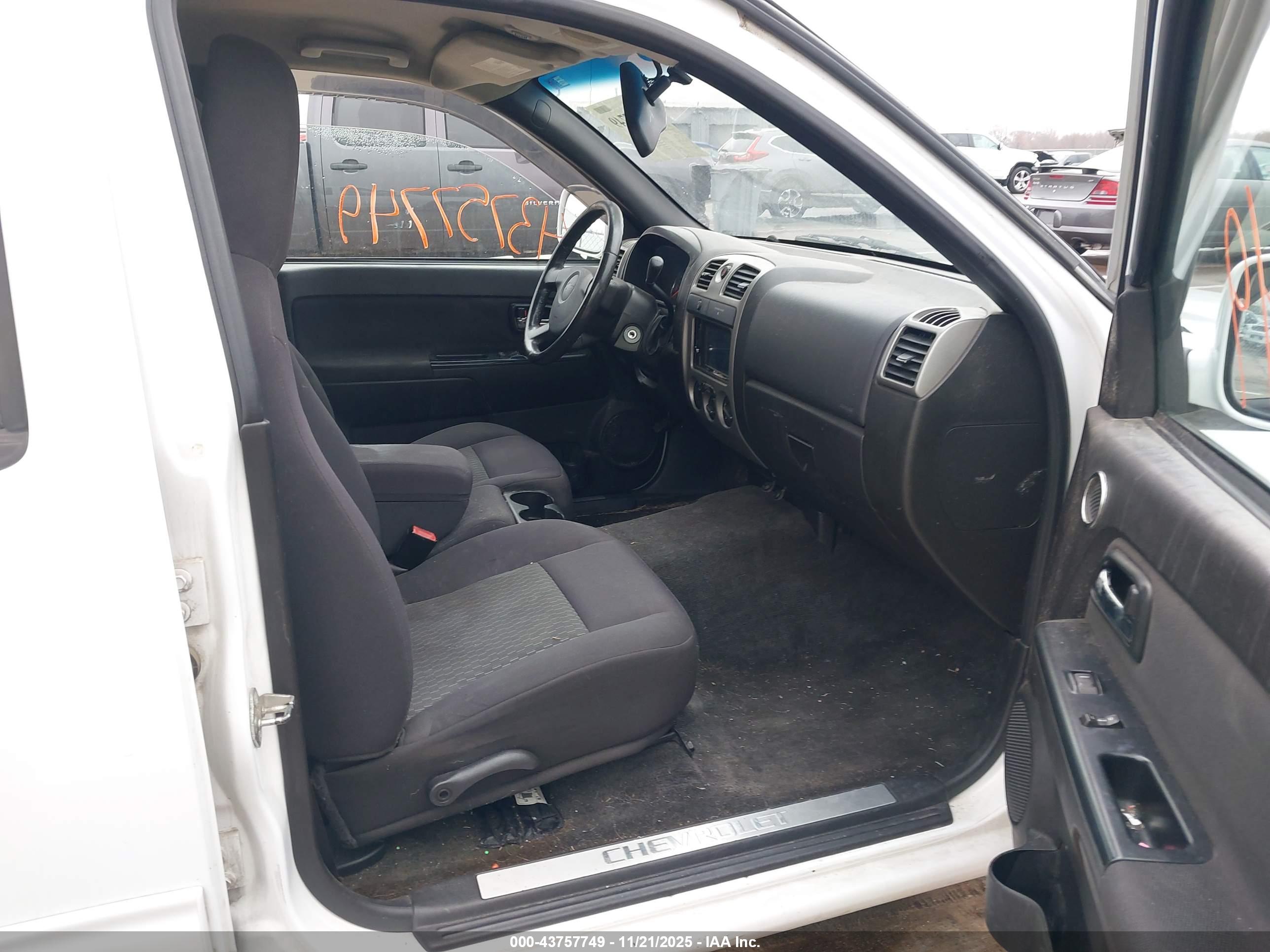 CHEVROLET COLORADO image 5