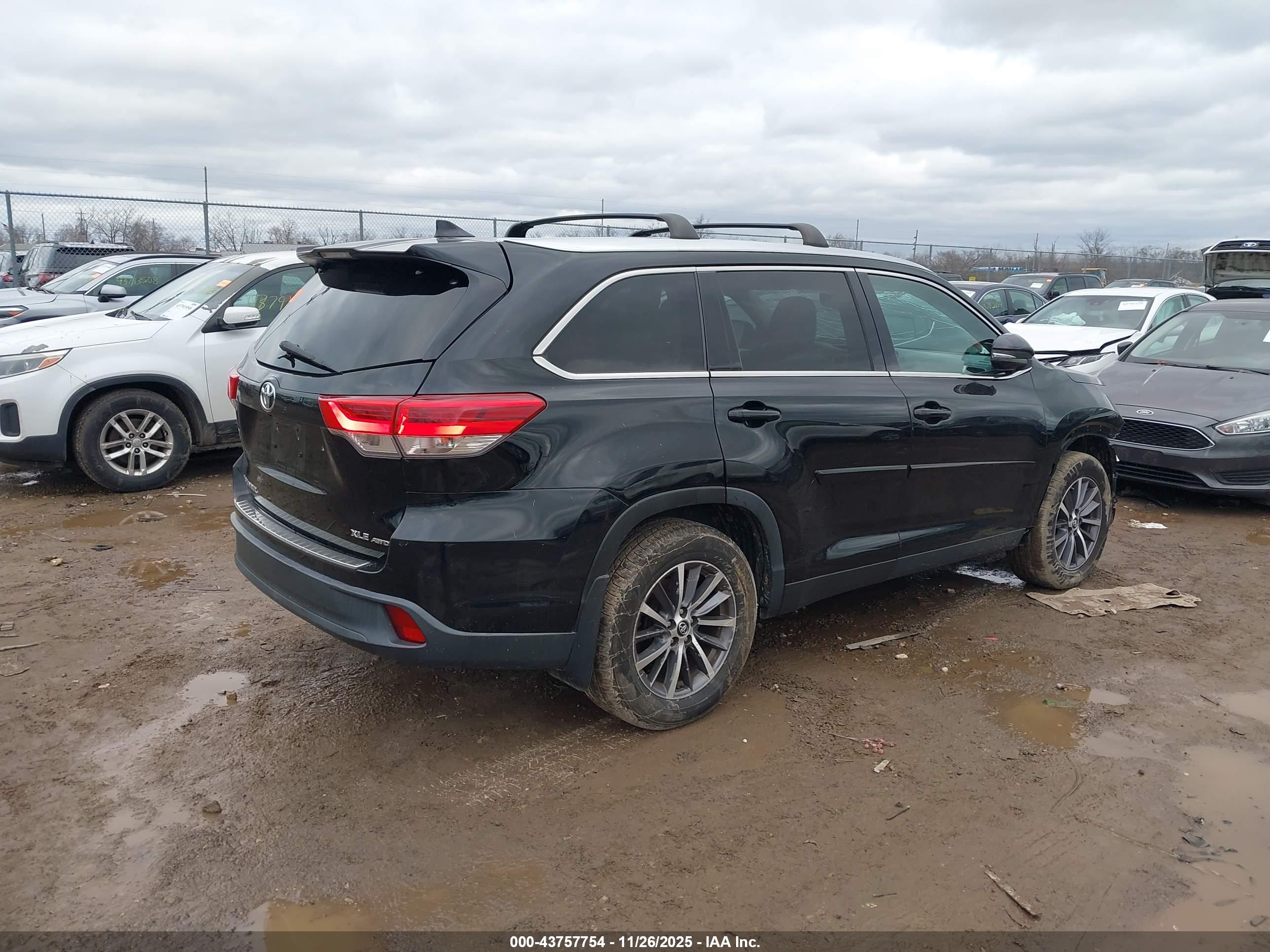 TOYOTA HIGHLANDER image 4