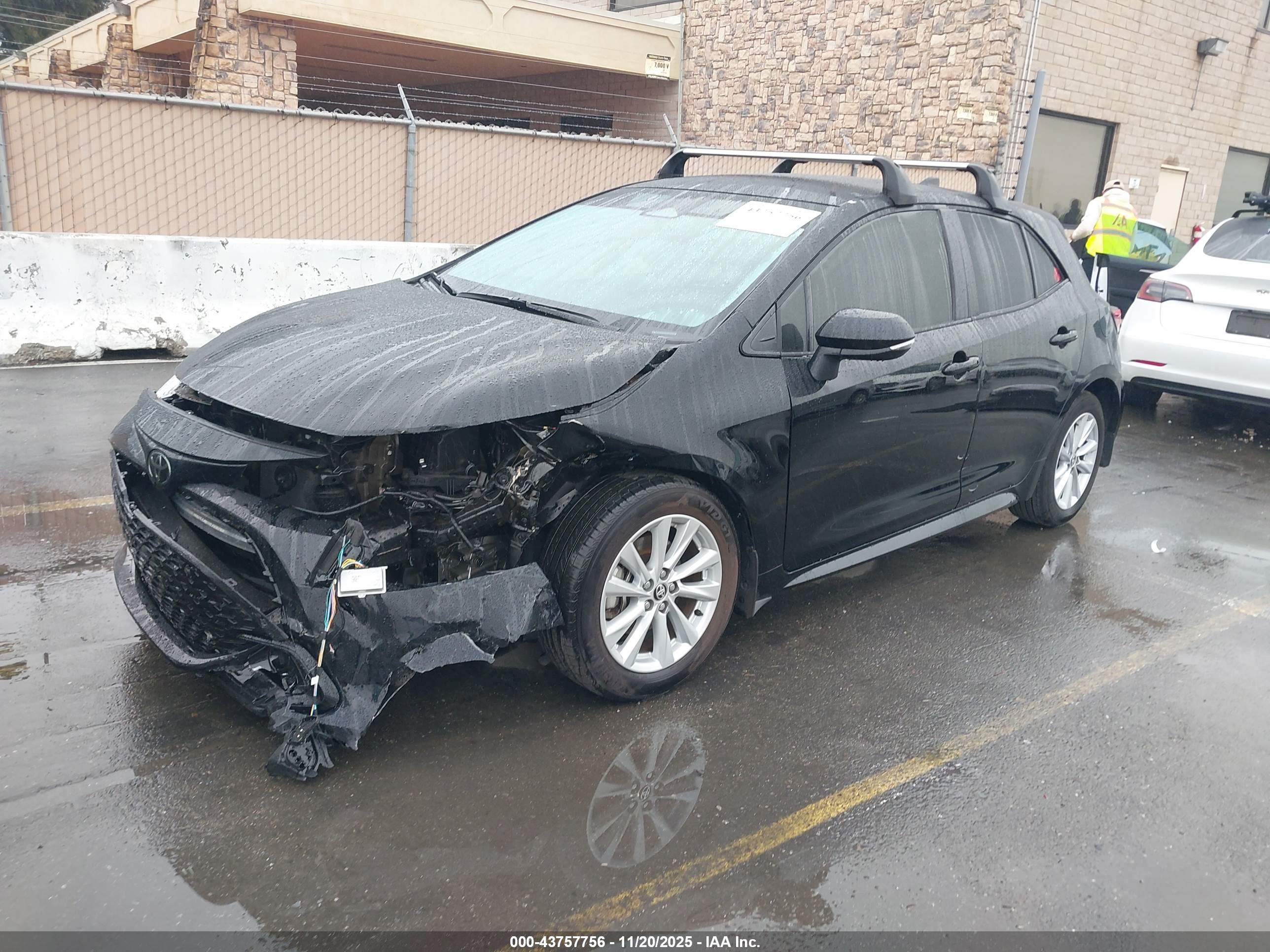 TOYOTA COROLLA image 2
