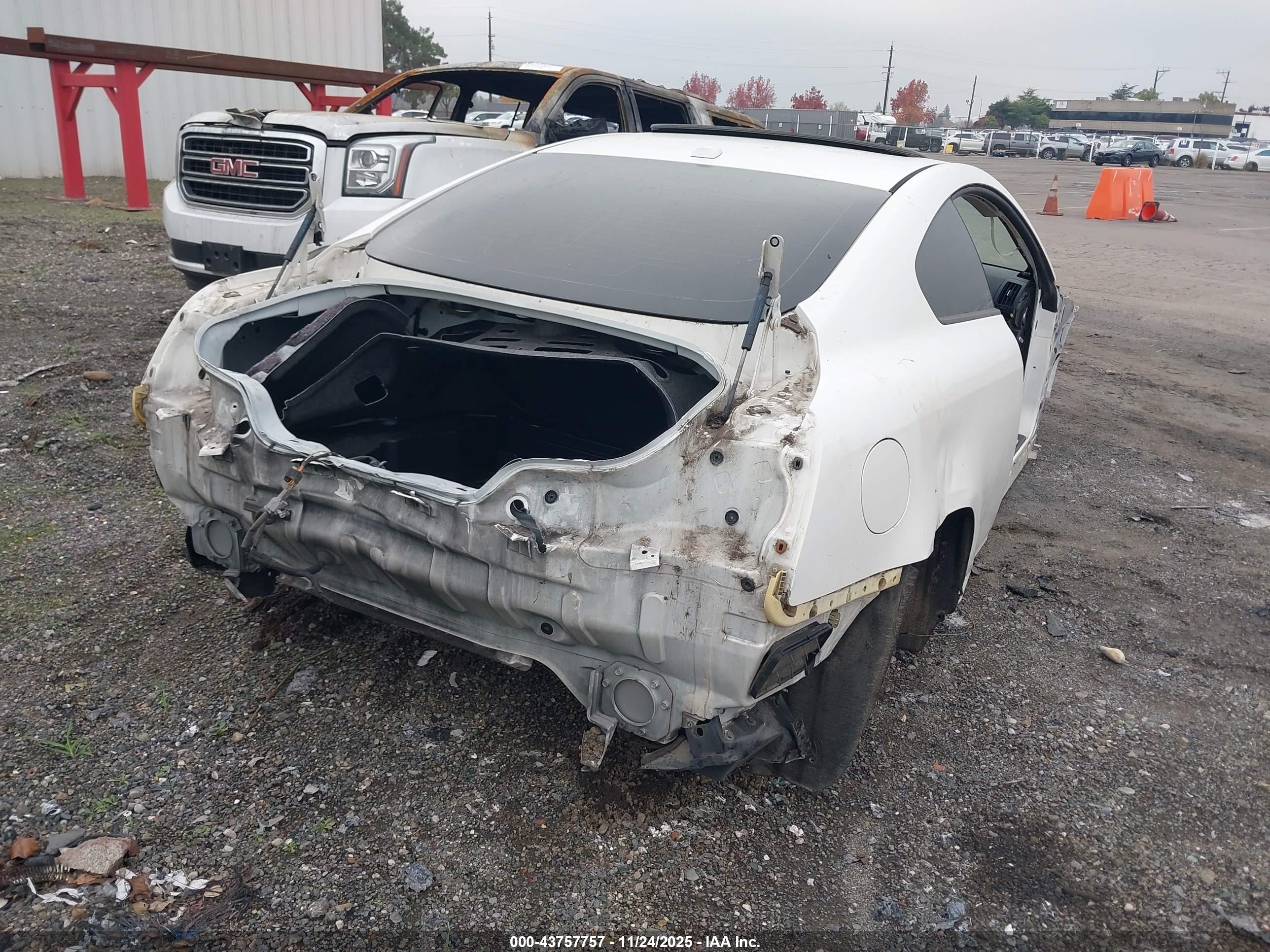 INFINITI G37 image 4