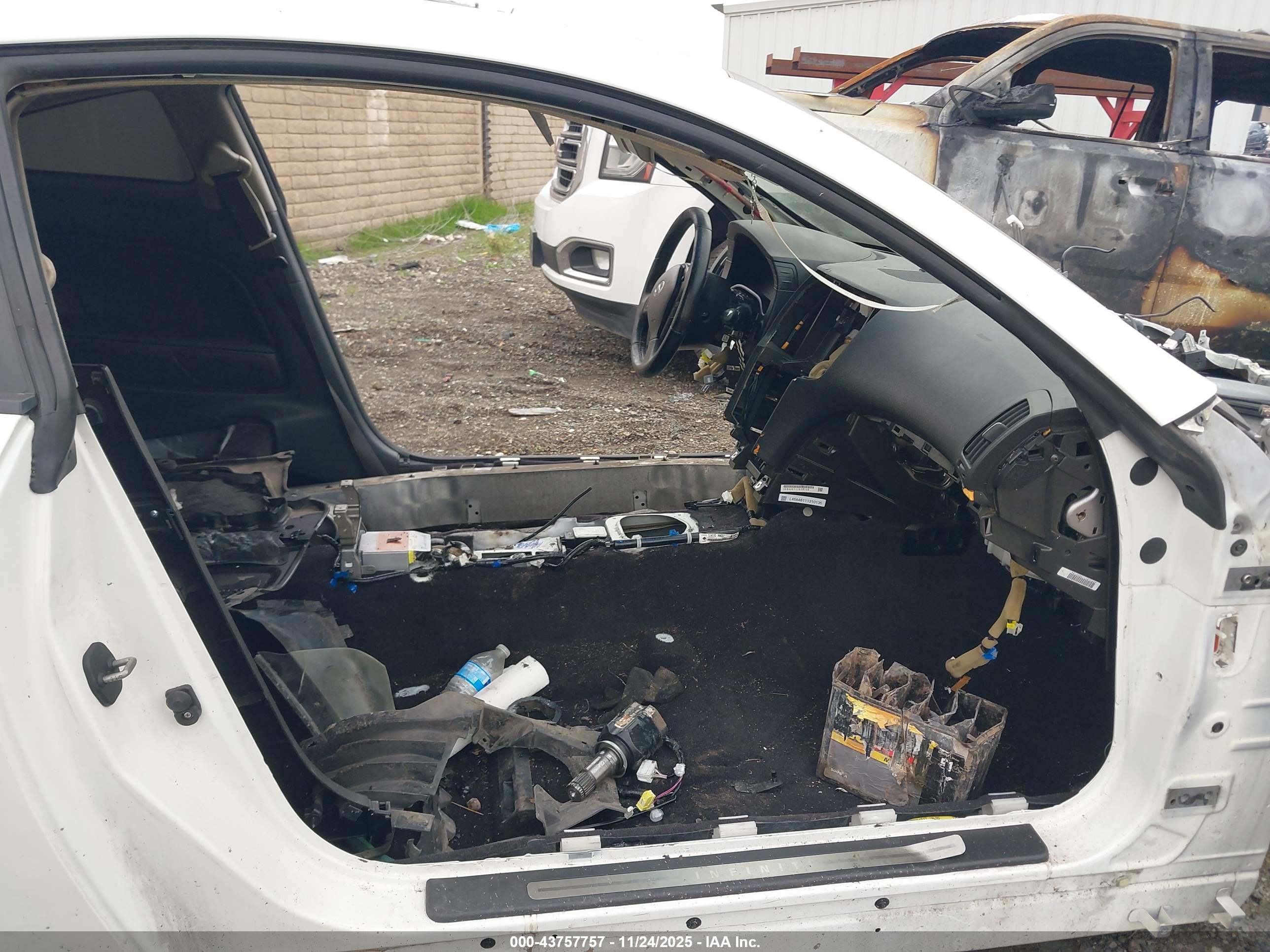 INFINITI G37 image 5