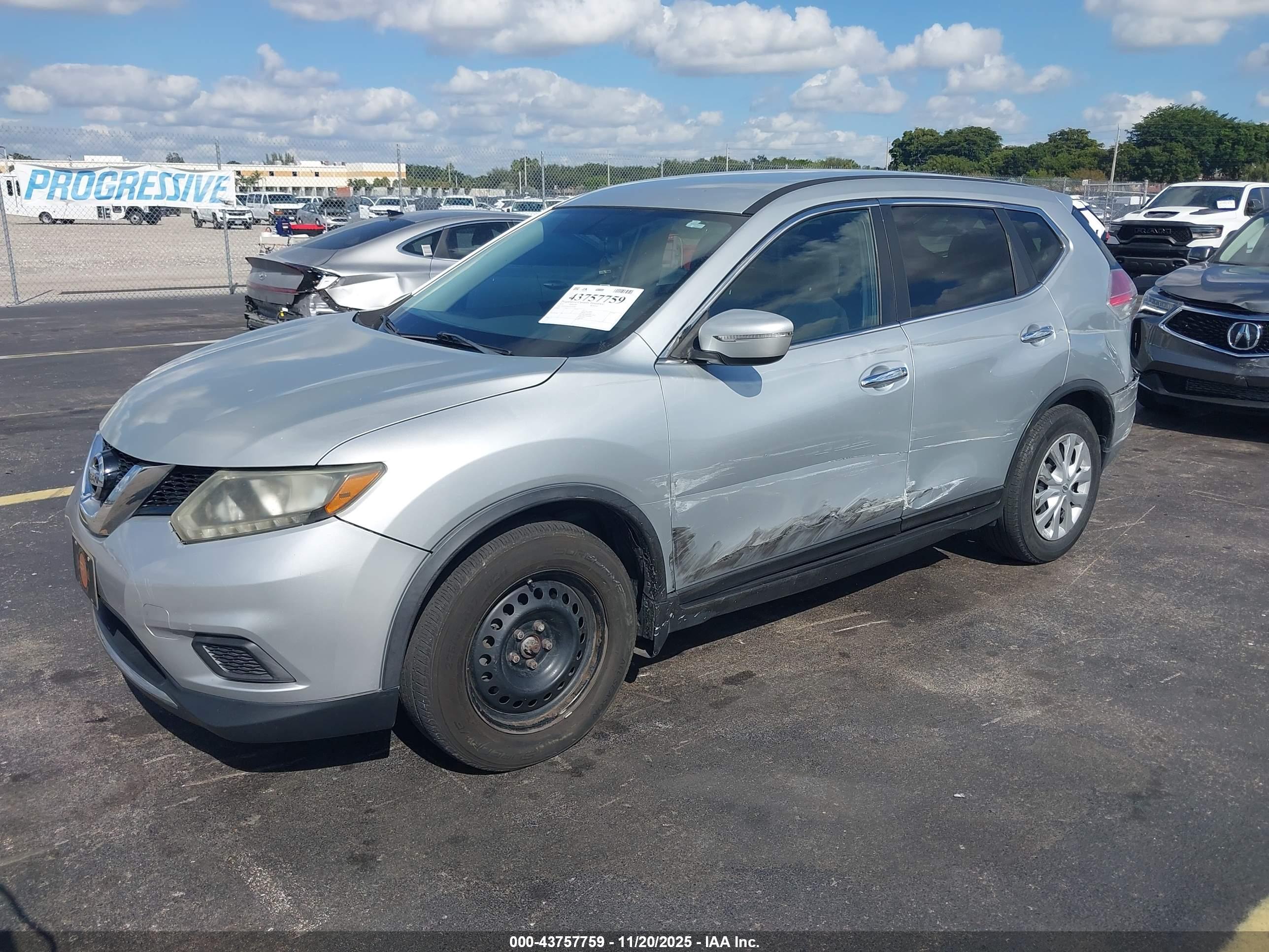 NISSAN ROGUE image 2