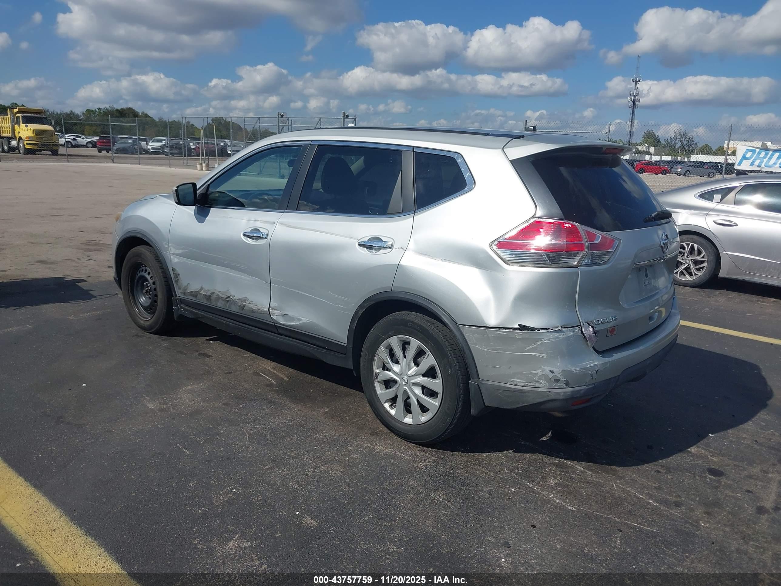 NISSAN ROGUE image 3