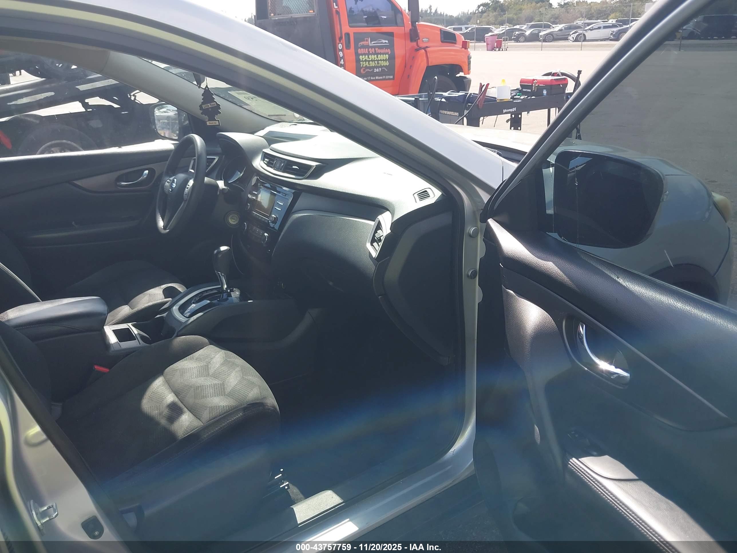 NISSAN ROGUE image 5