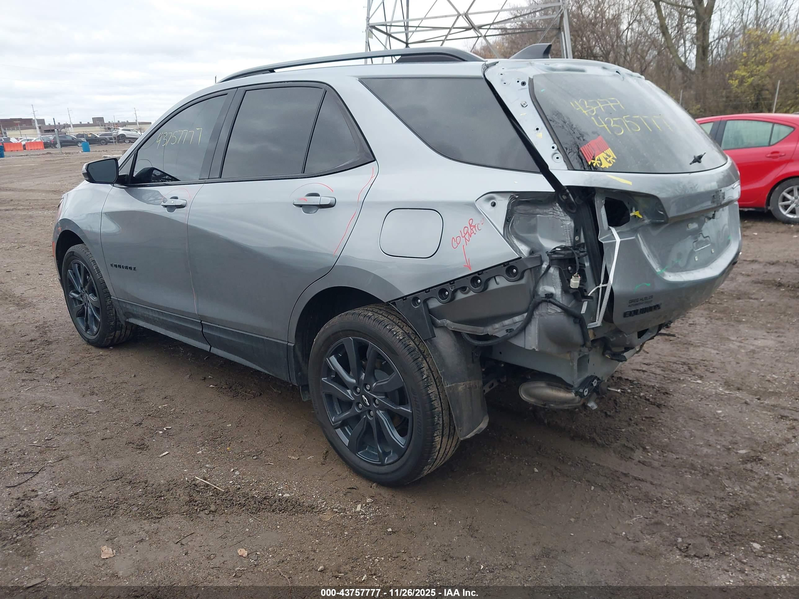 CHEVROLET EQUINOX image 3