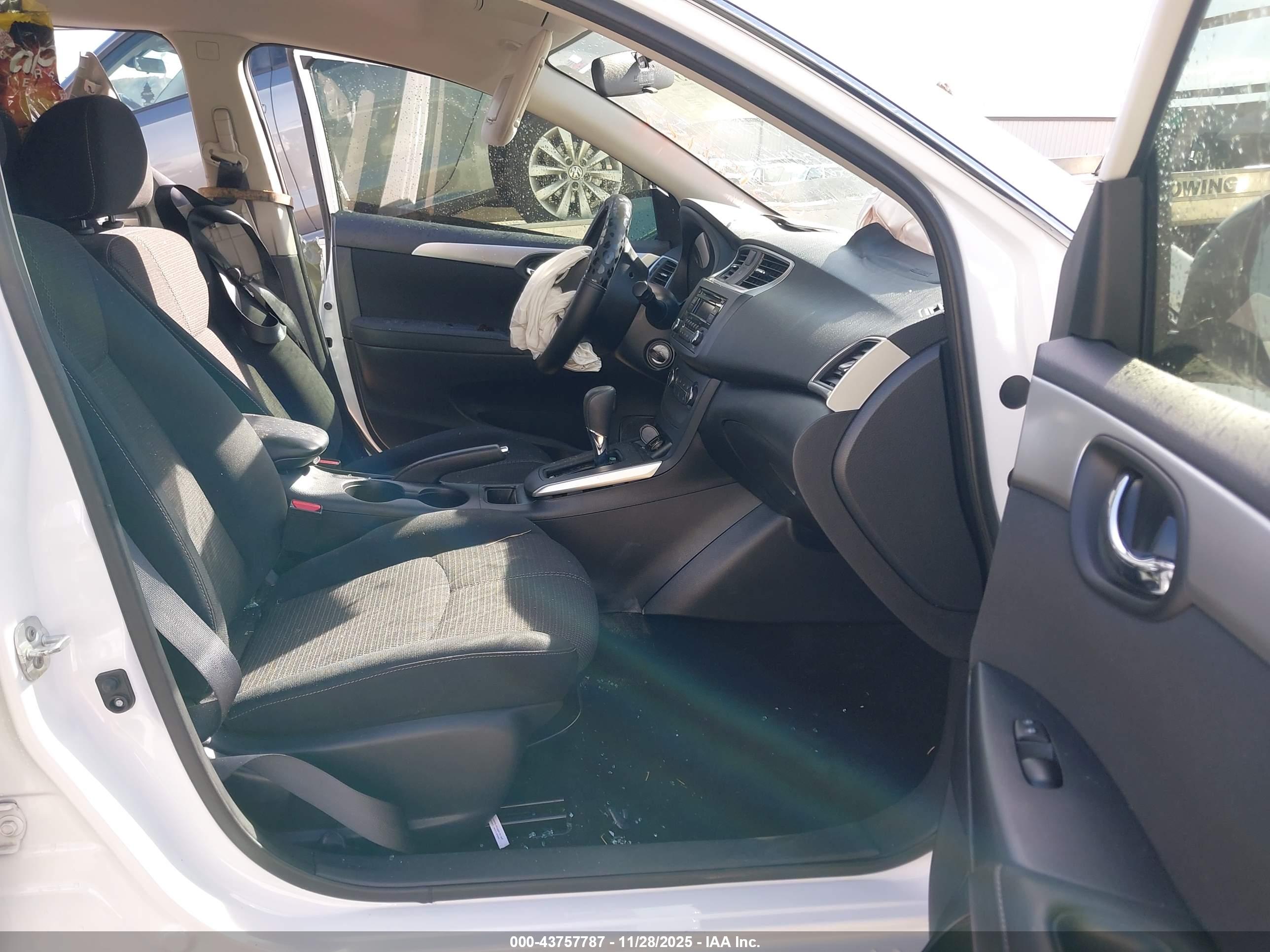 NISSAN SENTRA image 5