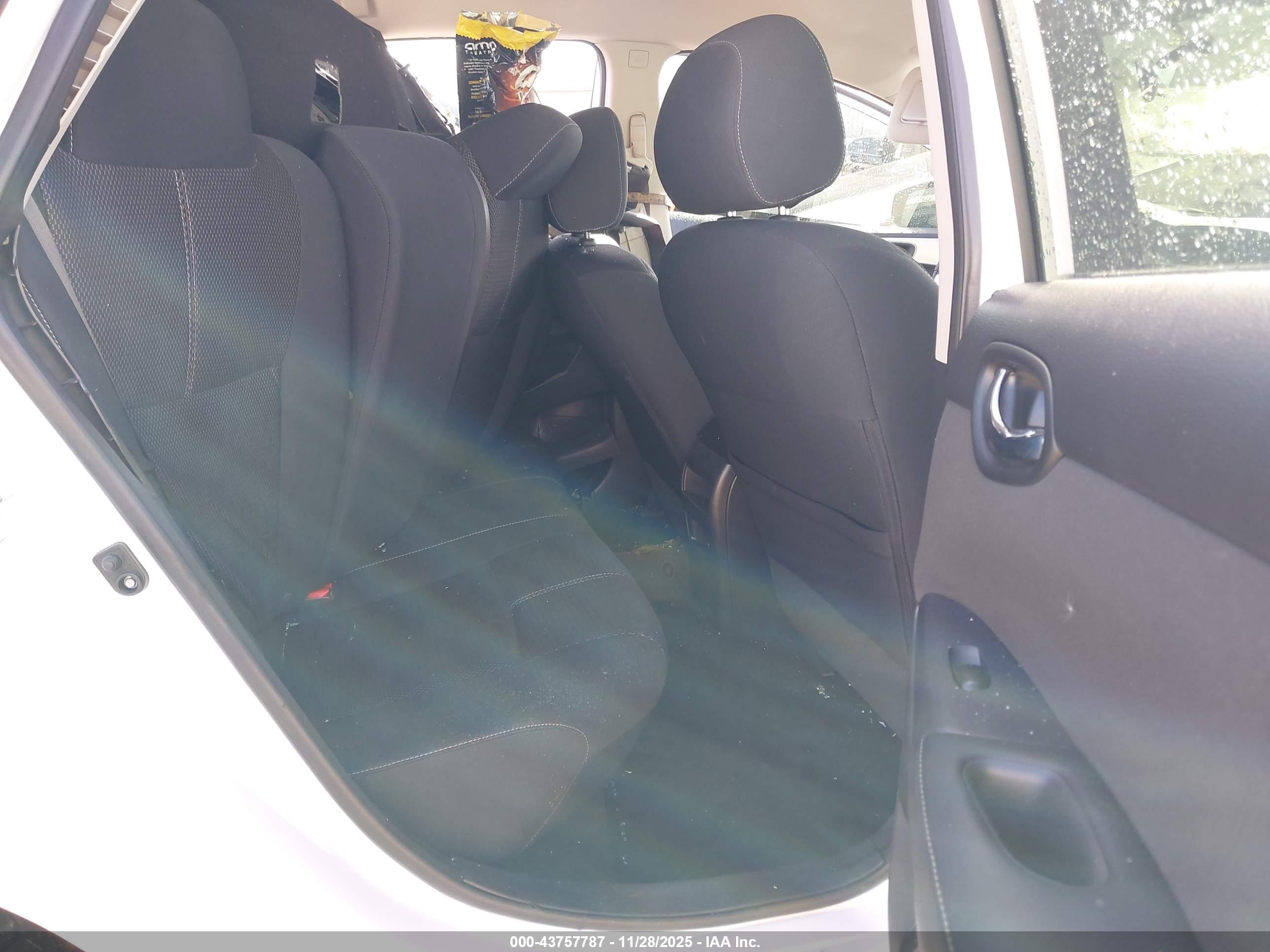 NISSAN SENTRA image 8