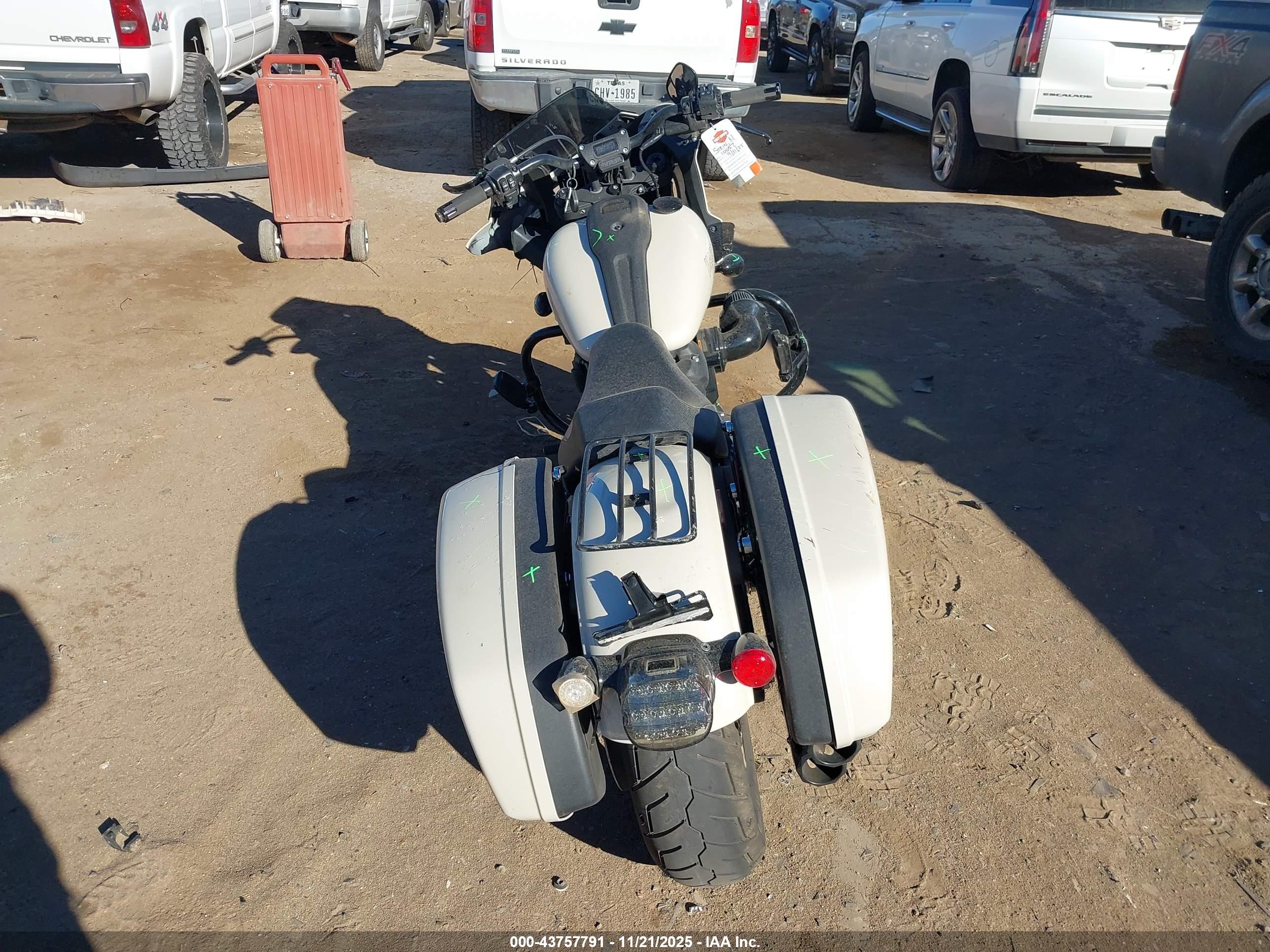 HARLEY-DAVIDSON FXLRST image 6