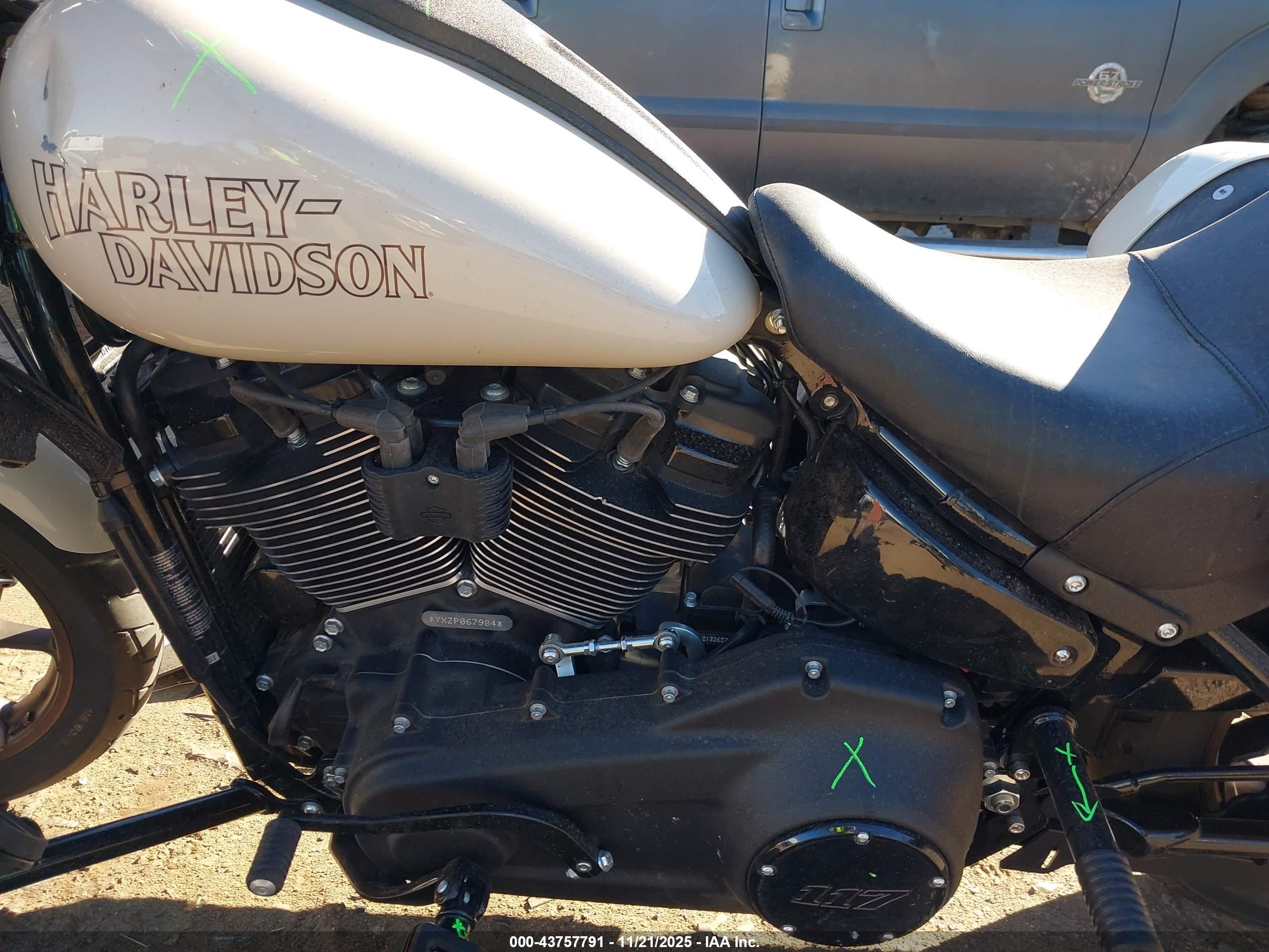 HARLEY-DAVIDSON FXLRST image 9