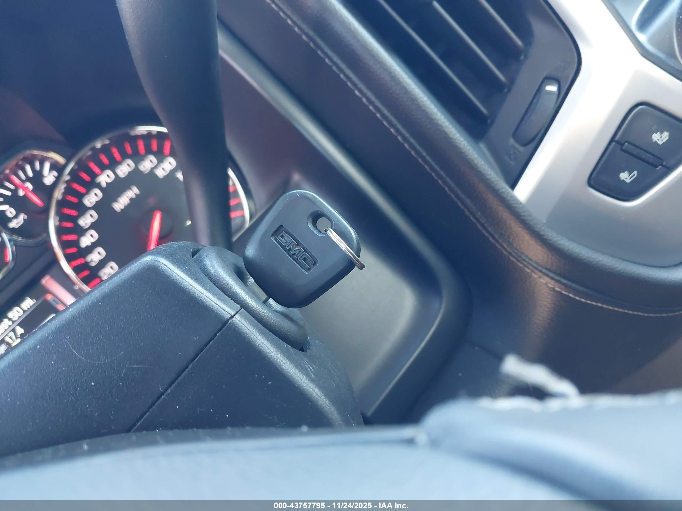 GMC SIERRA image 11