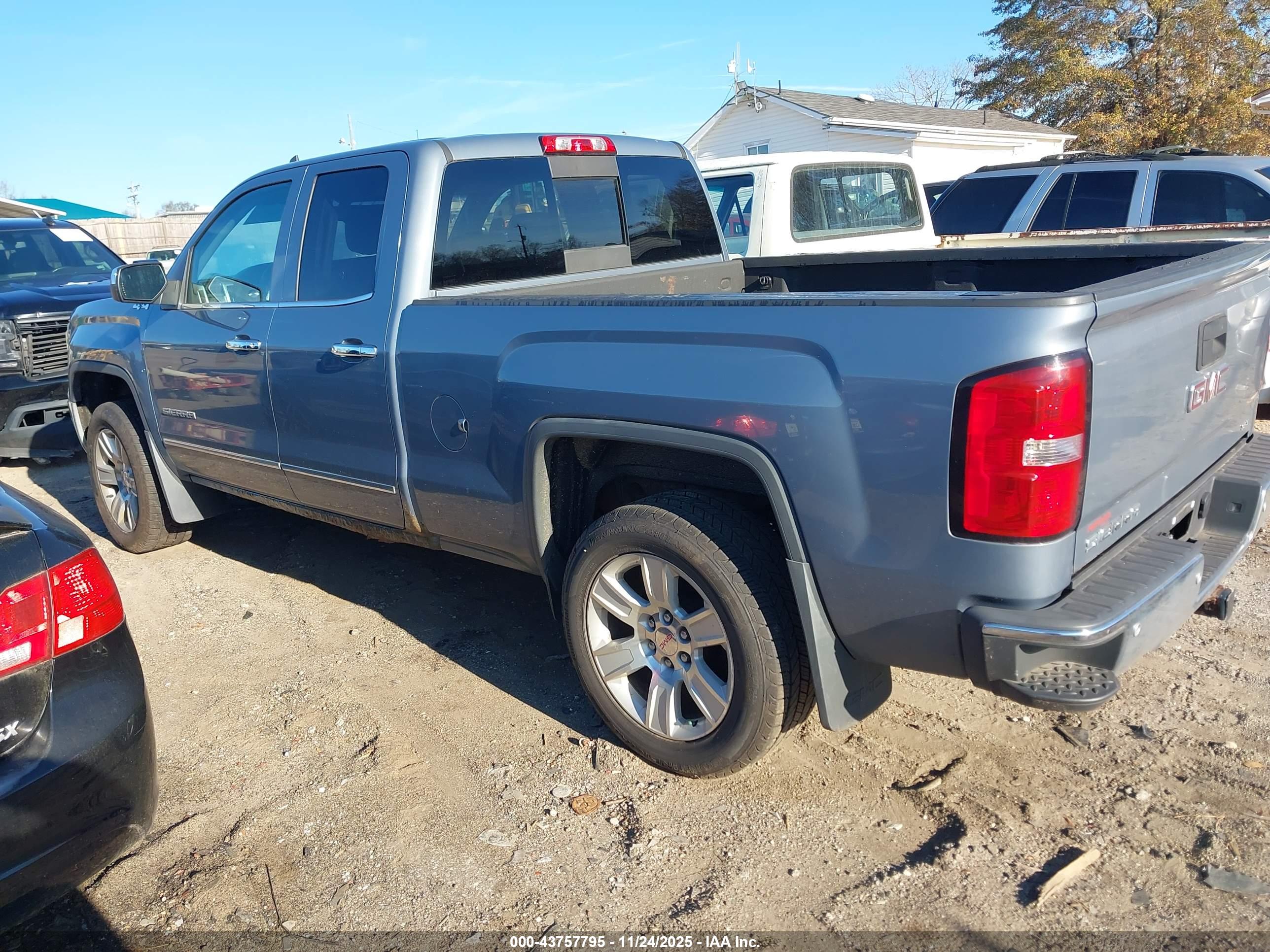 GMC SIERRA image 3