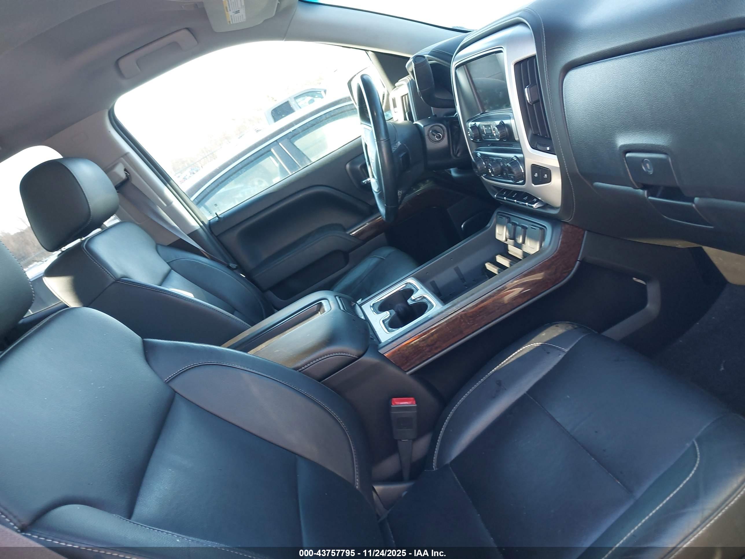 GMC SIERRA image 5