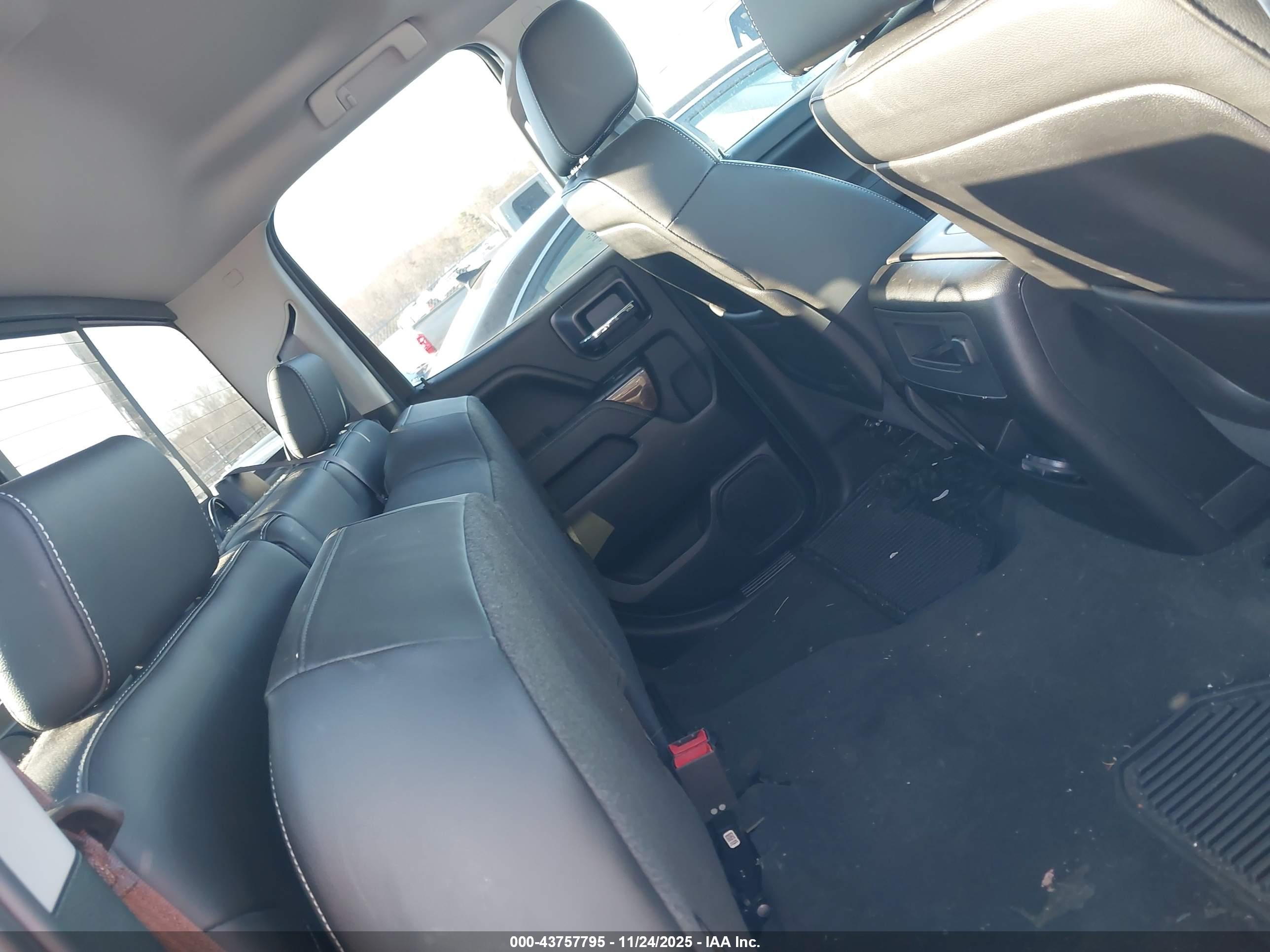 GMC SIERRA image 8