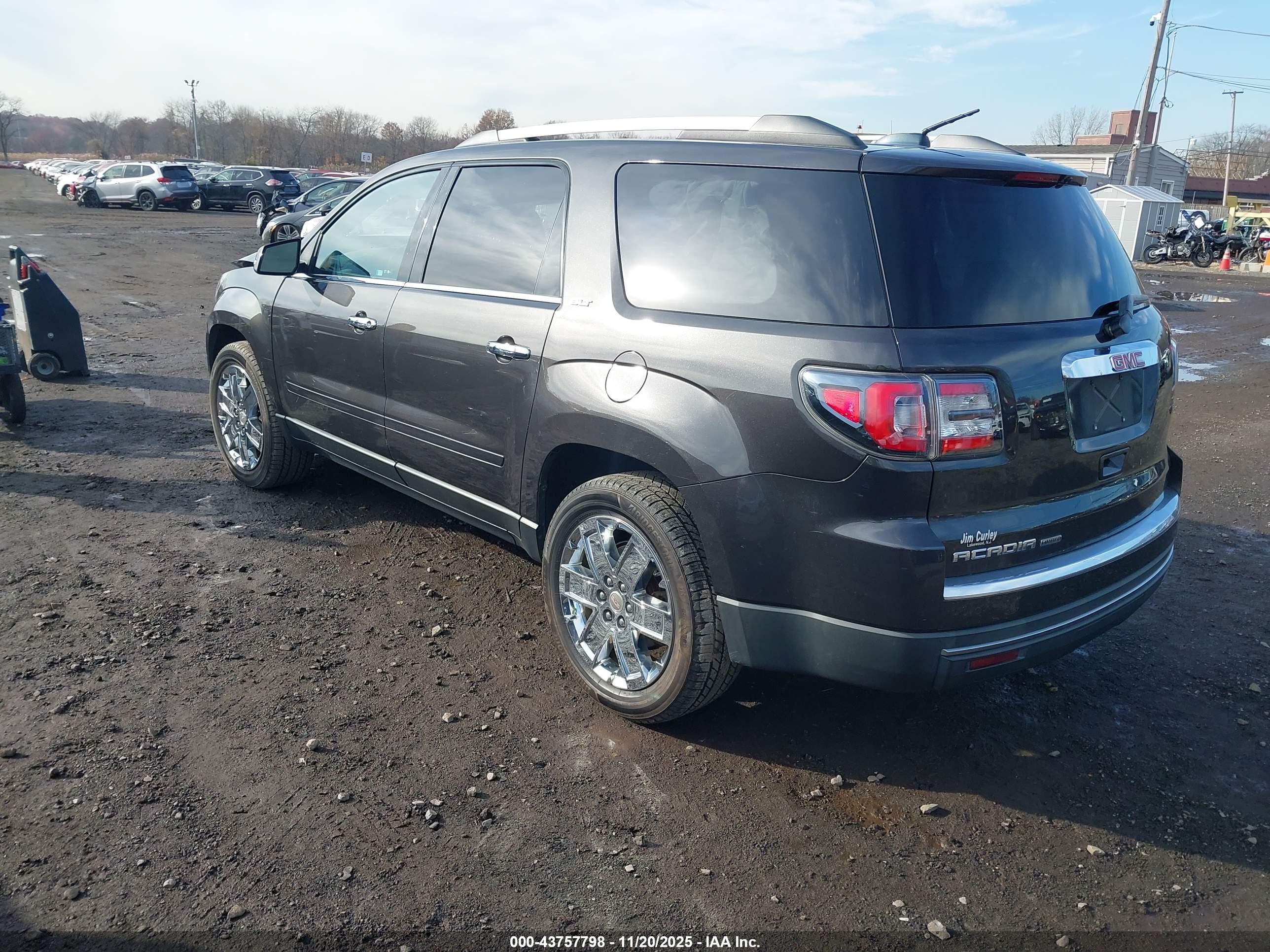 GMC ACADIA image 3
