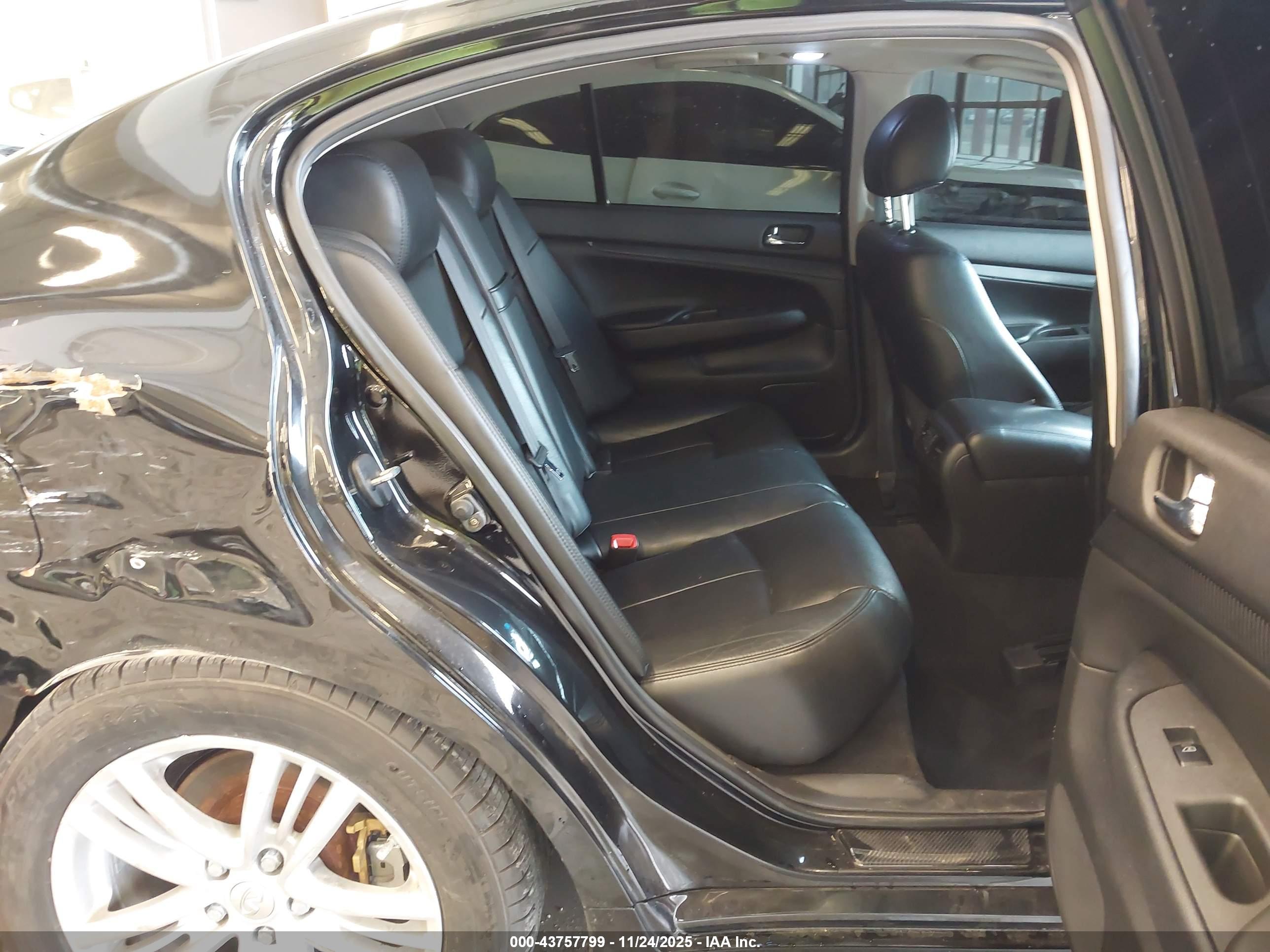 INFINITI G37X image 8