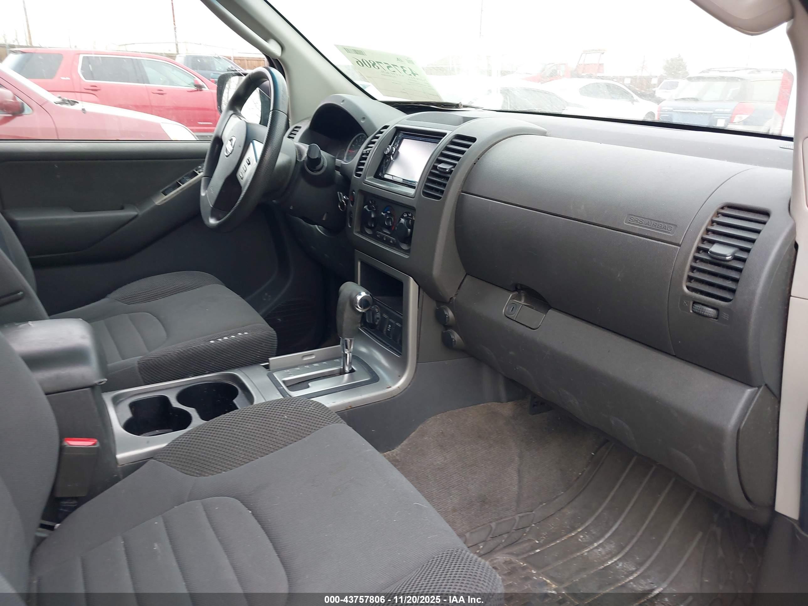 NISSAN PATHFINDER image 5