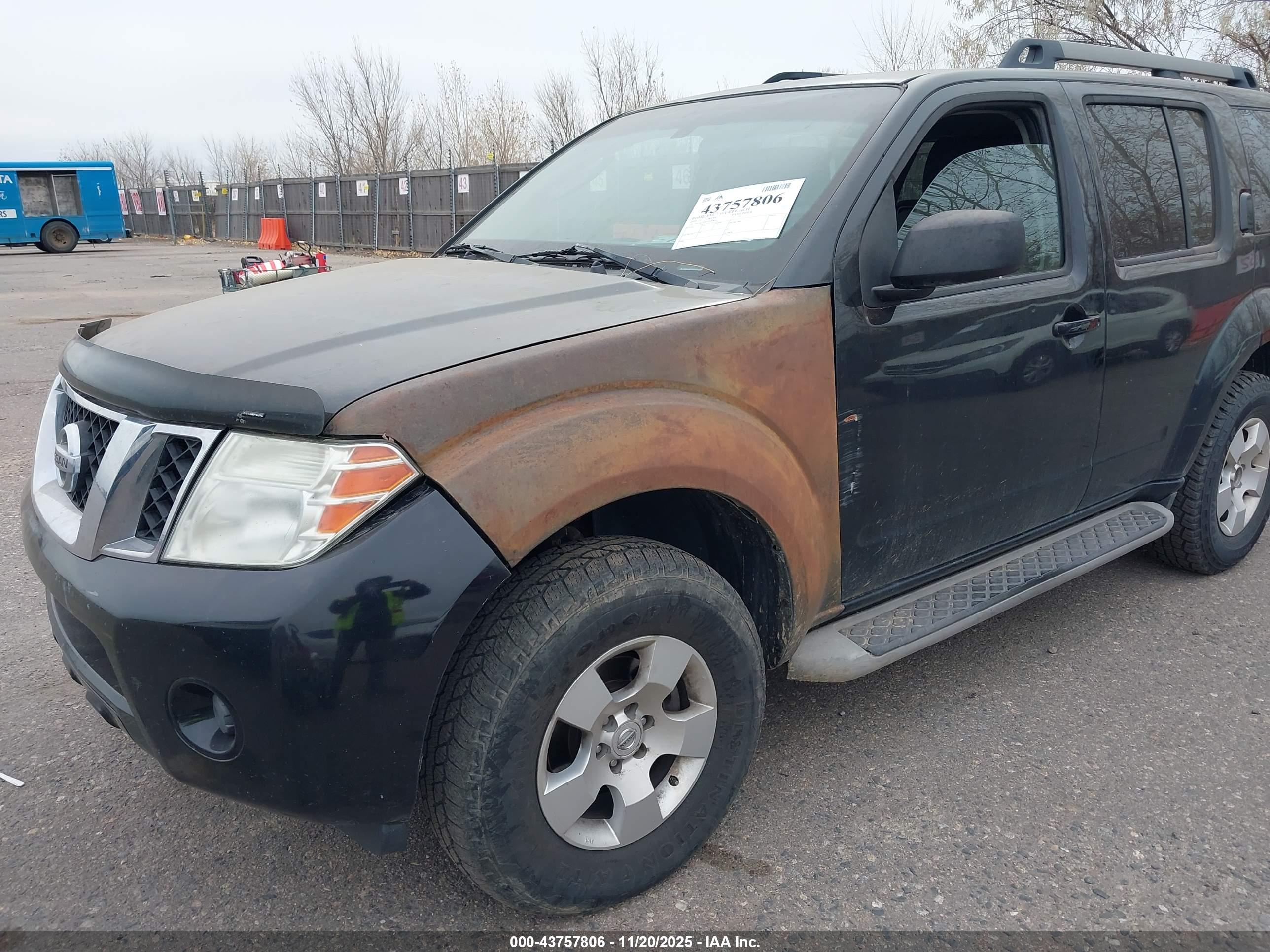 NISSAN PATHFINDER image 6