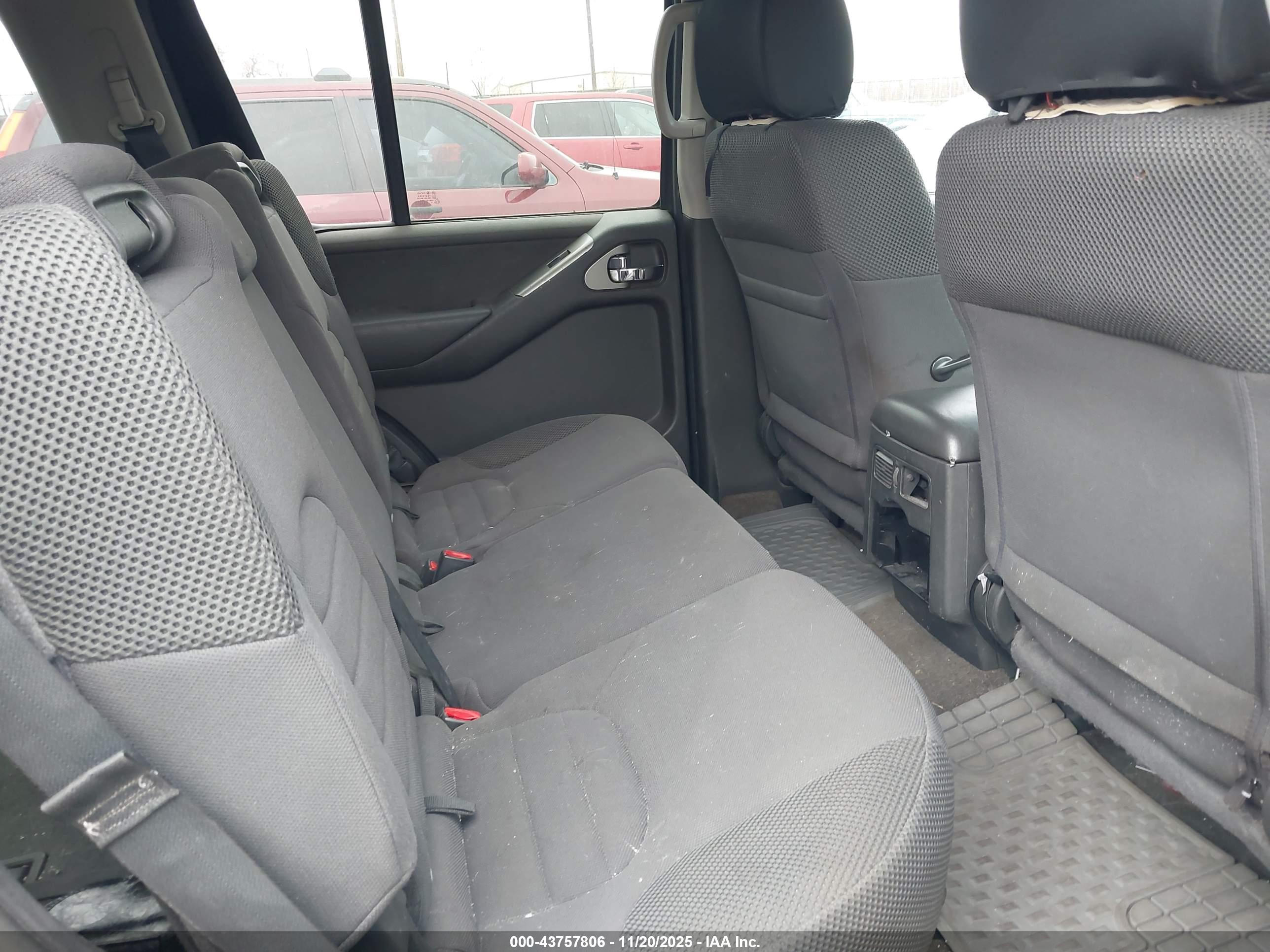 NISSAN PATHFINDER image 8