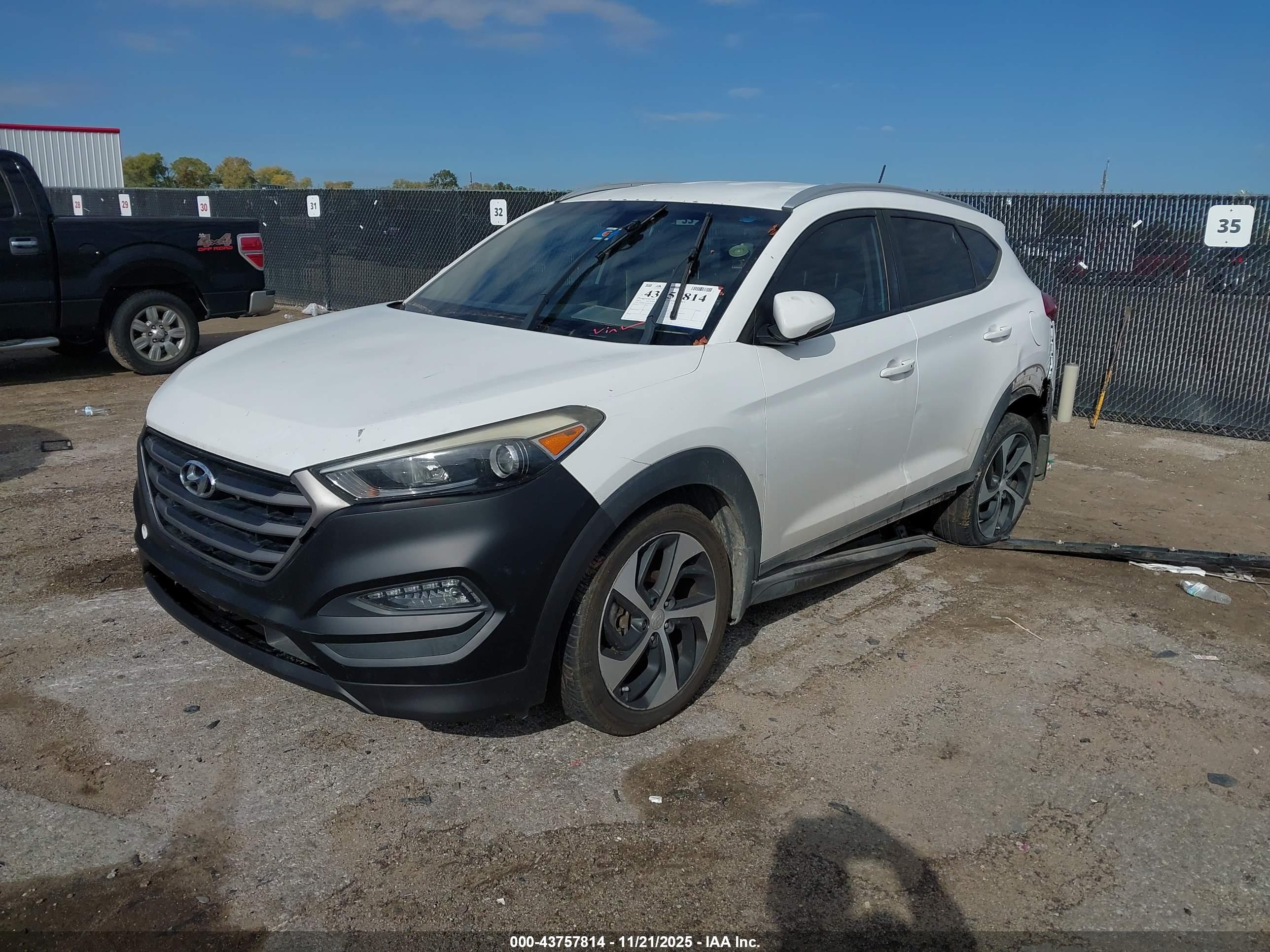 HYUNDAI TUCSON image 2