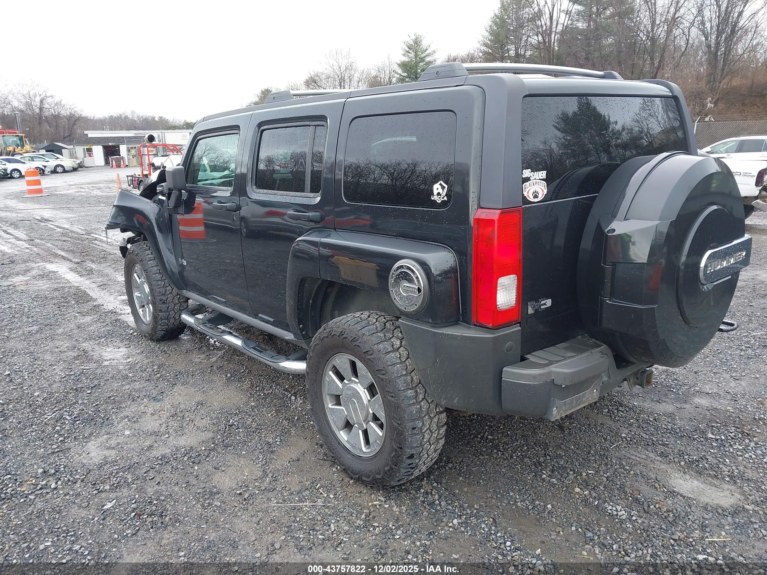 HUMMER H3 image 3