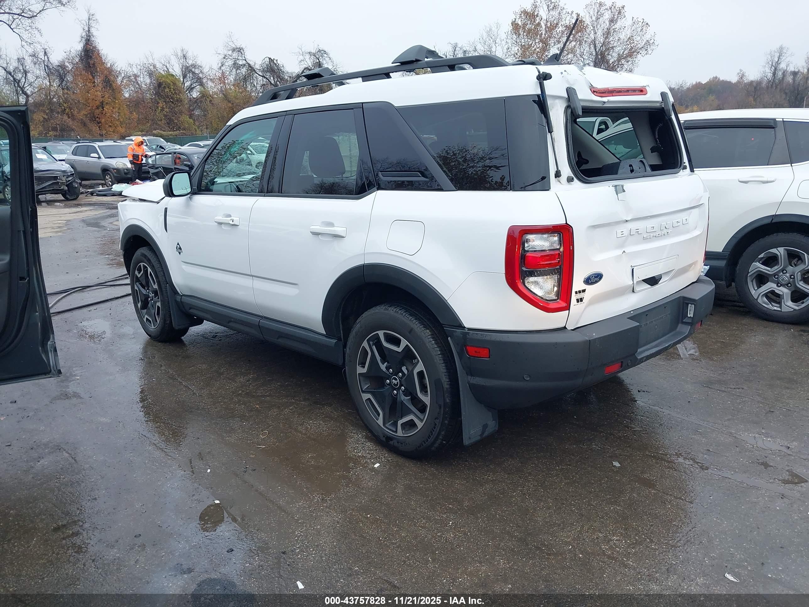 FORD BRONCO image 3