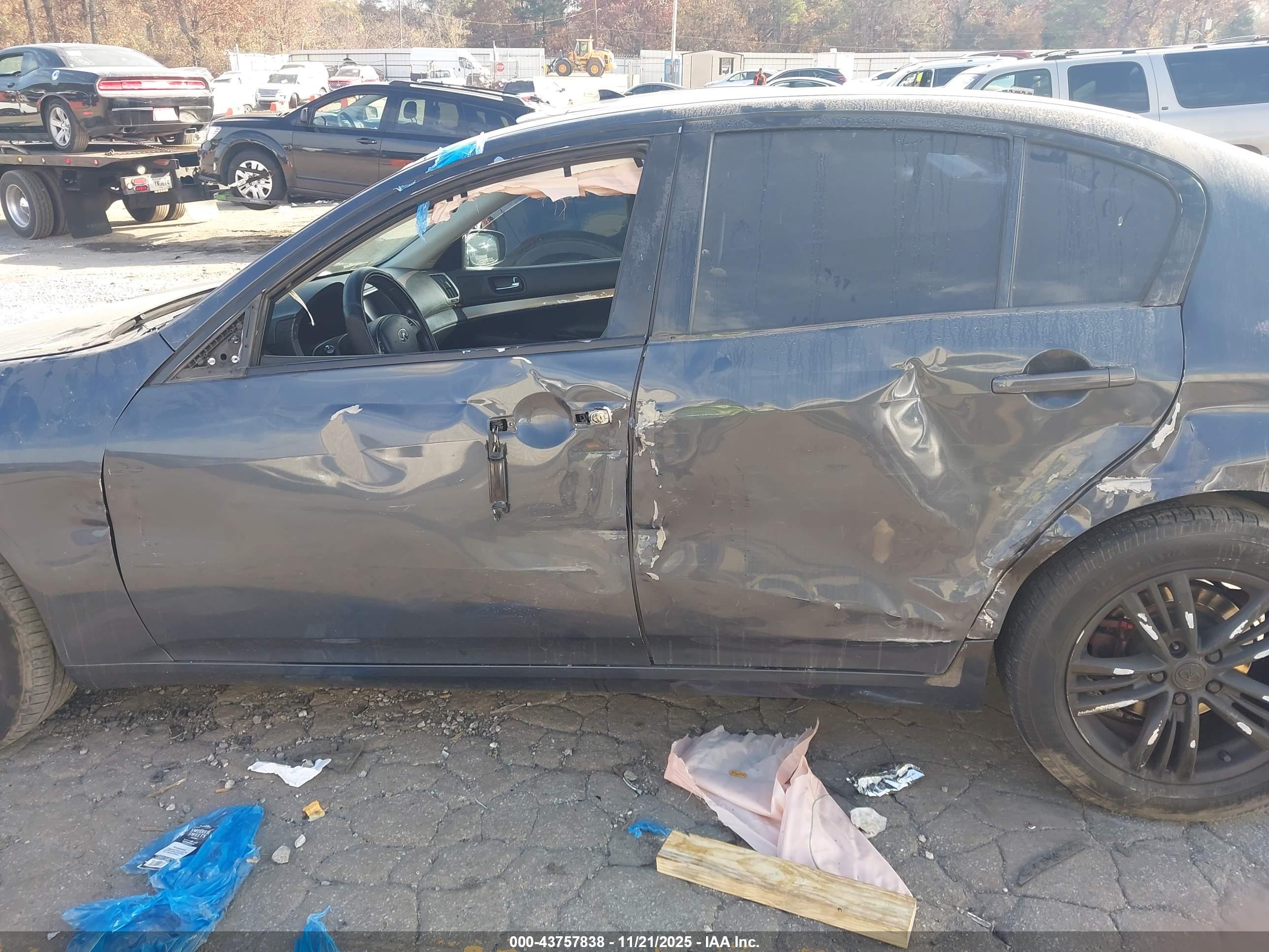 INFINITI G37X image 6