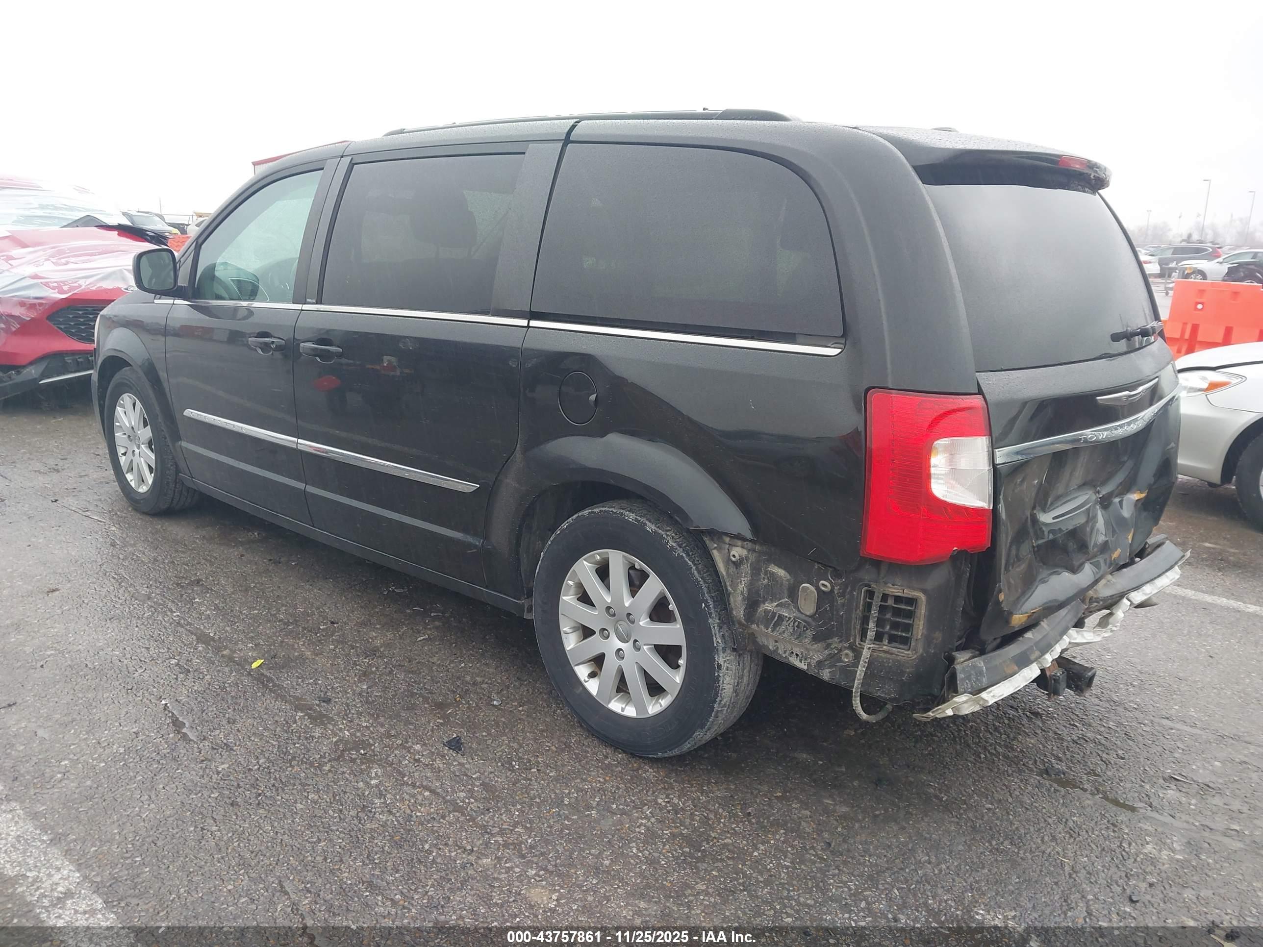 CHRYSLER TOWN image 3