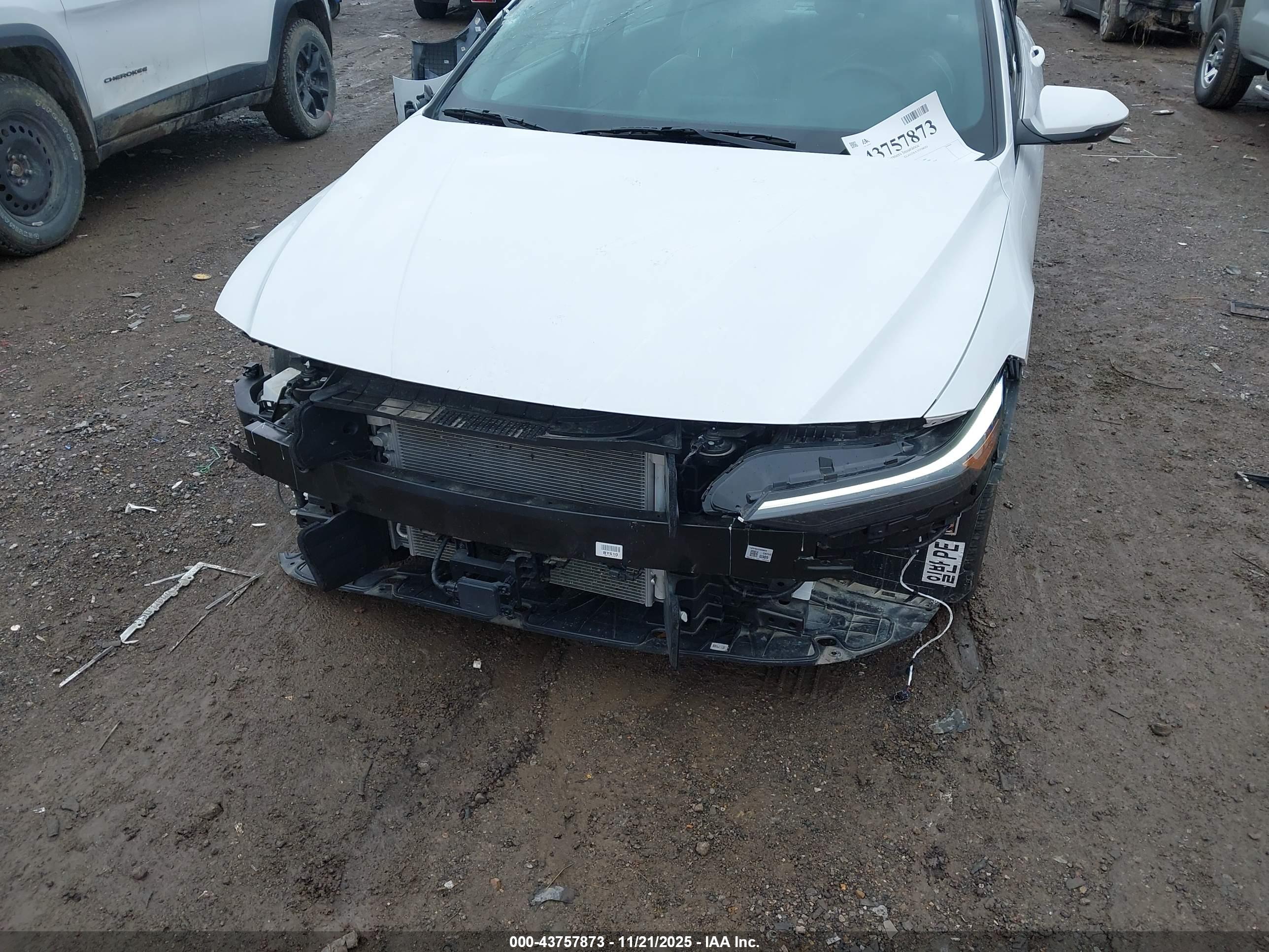 HYUNDAI ELANTRA image 6