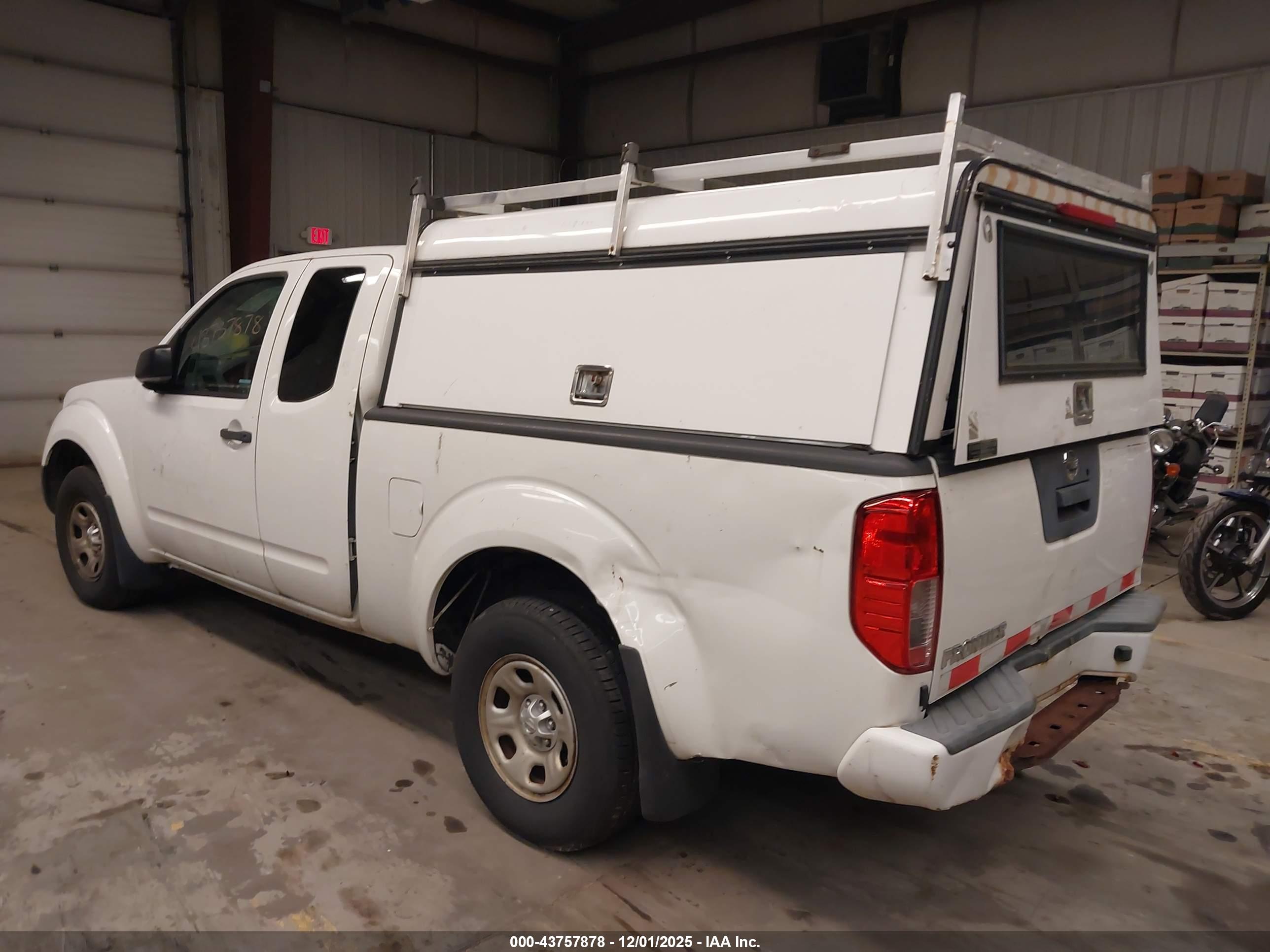 NISSAN FRONTIER image 3