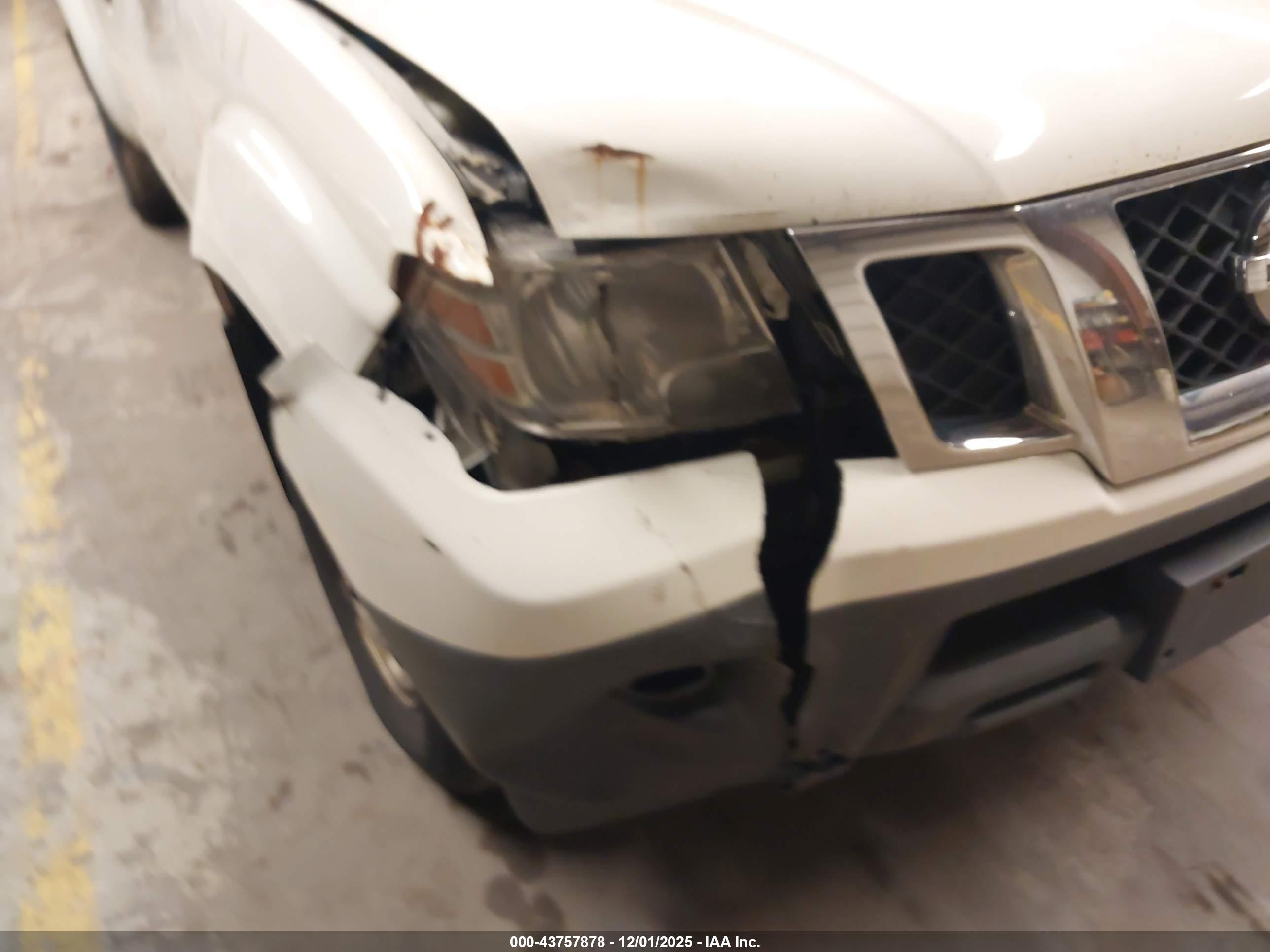 NISSAN FRONTIER image 6