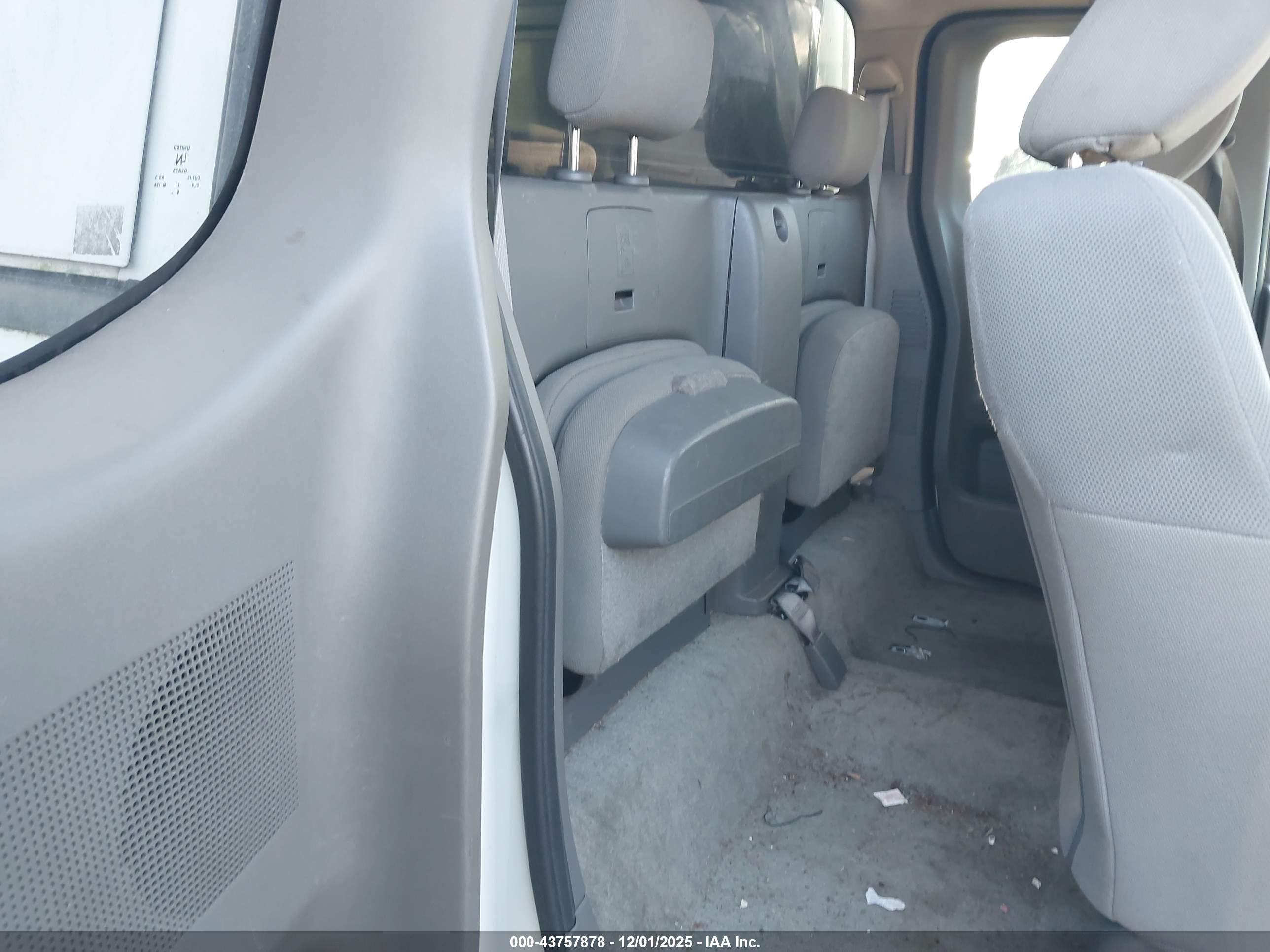 NISSAN FRONTIER image 8