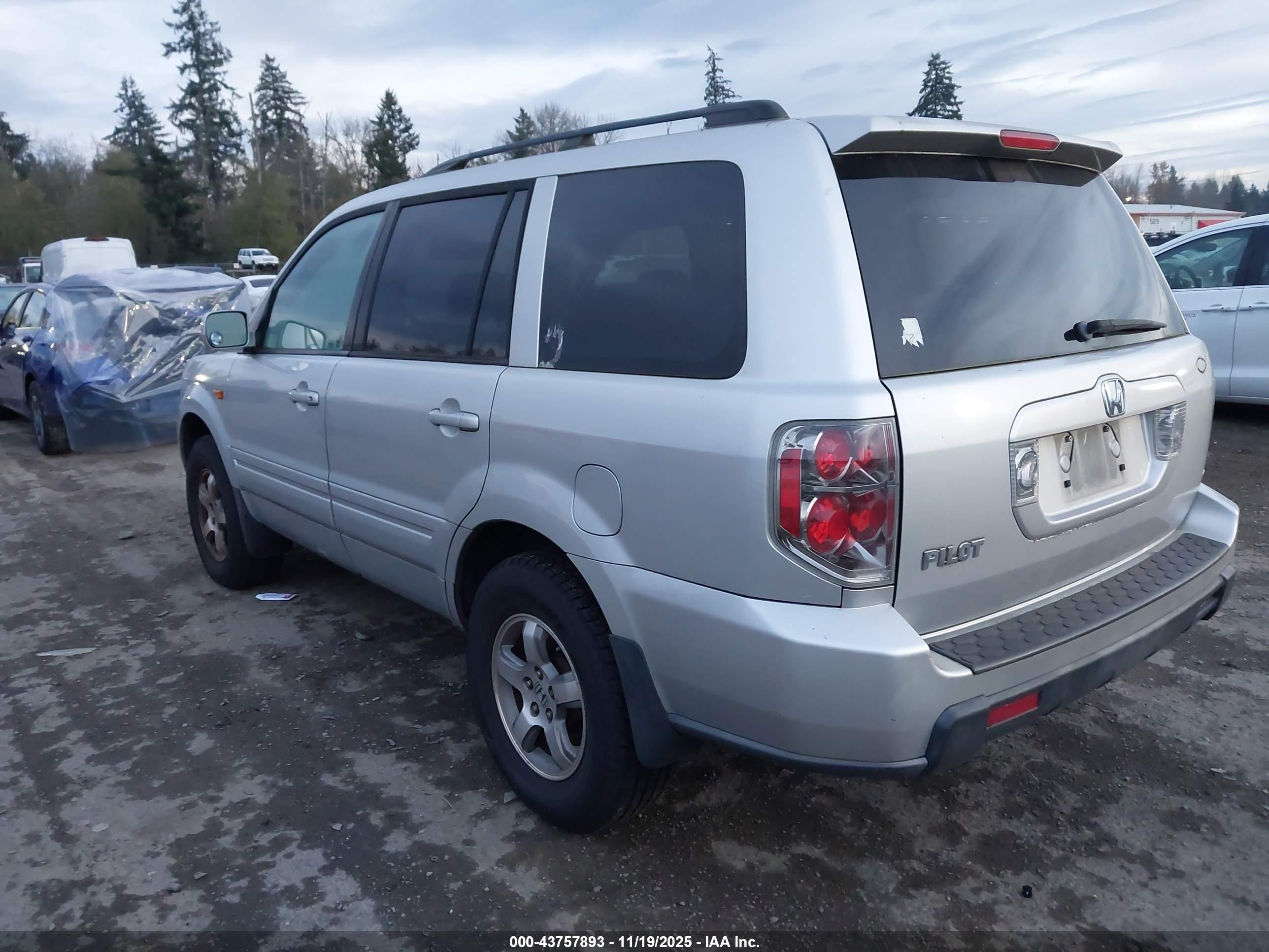 HONDA PILOT image 3