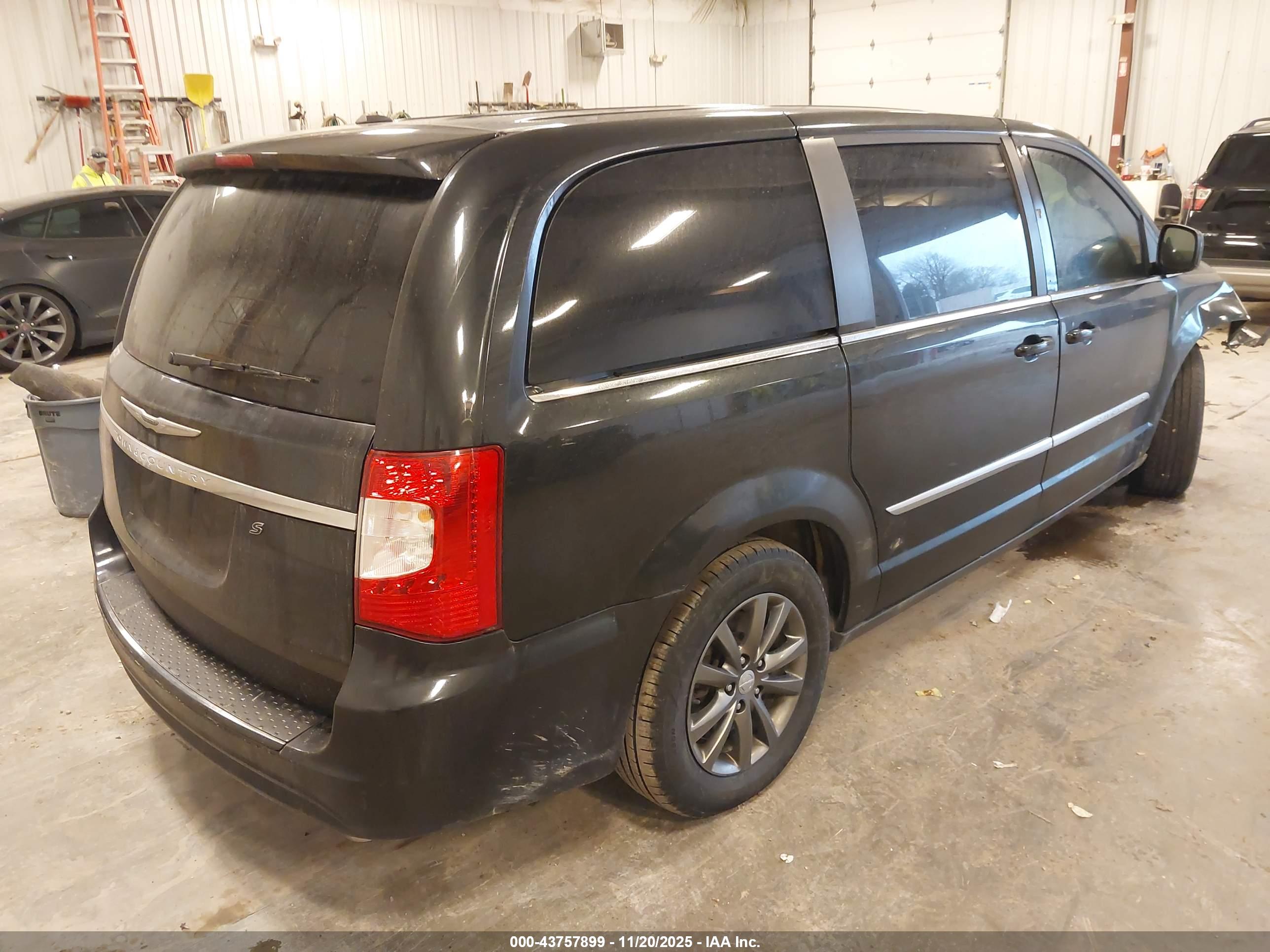 CHRYSLER TOWN image 4