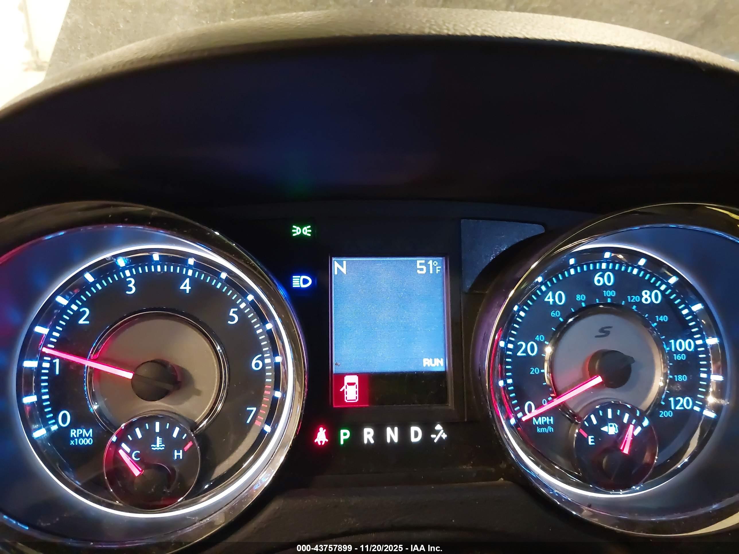 CHRYSLER TOWN image 7