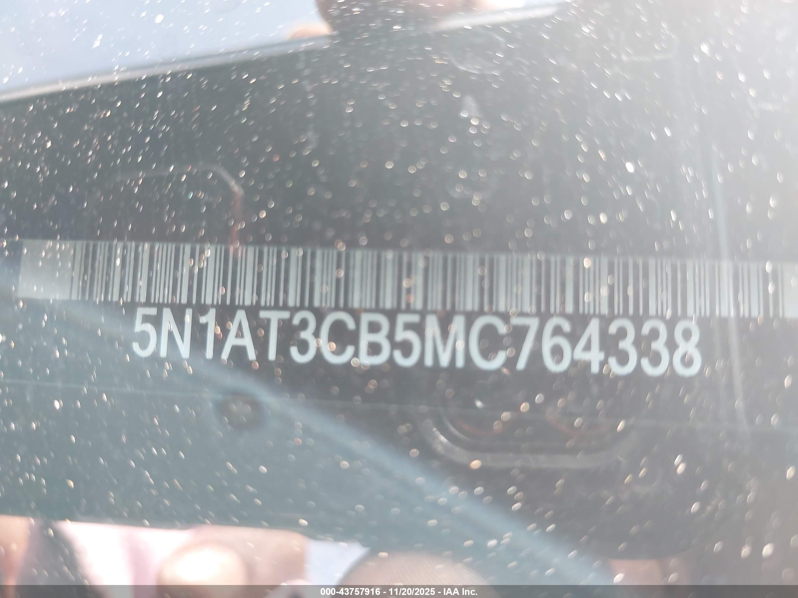 NISSAN ROGUE image 9