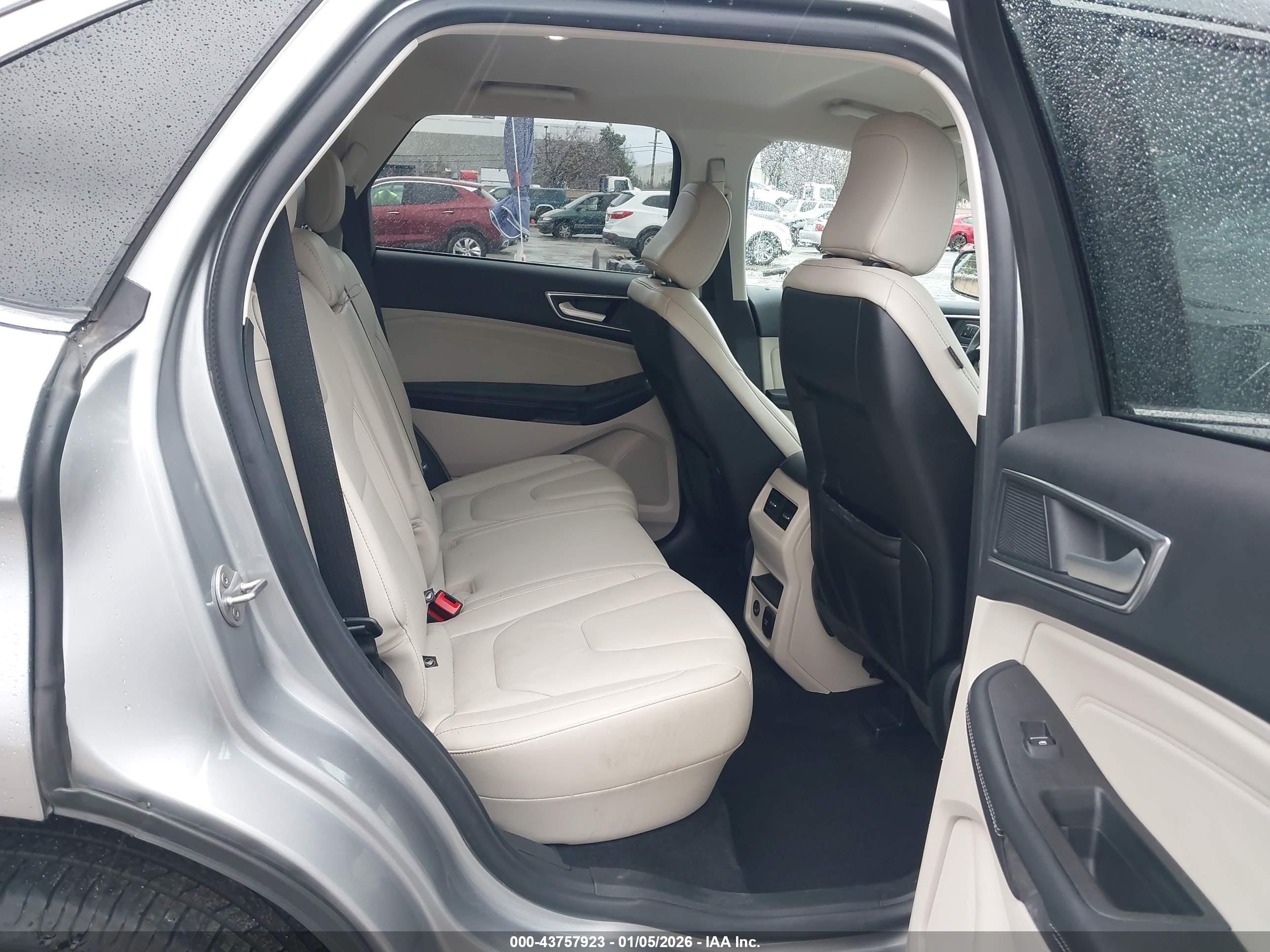 FORD EDGE image 8