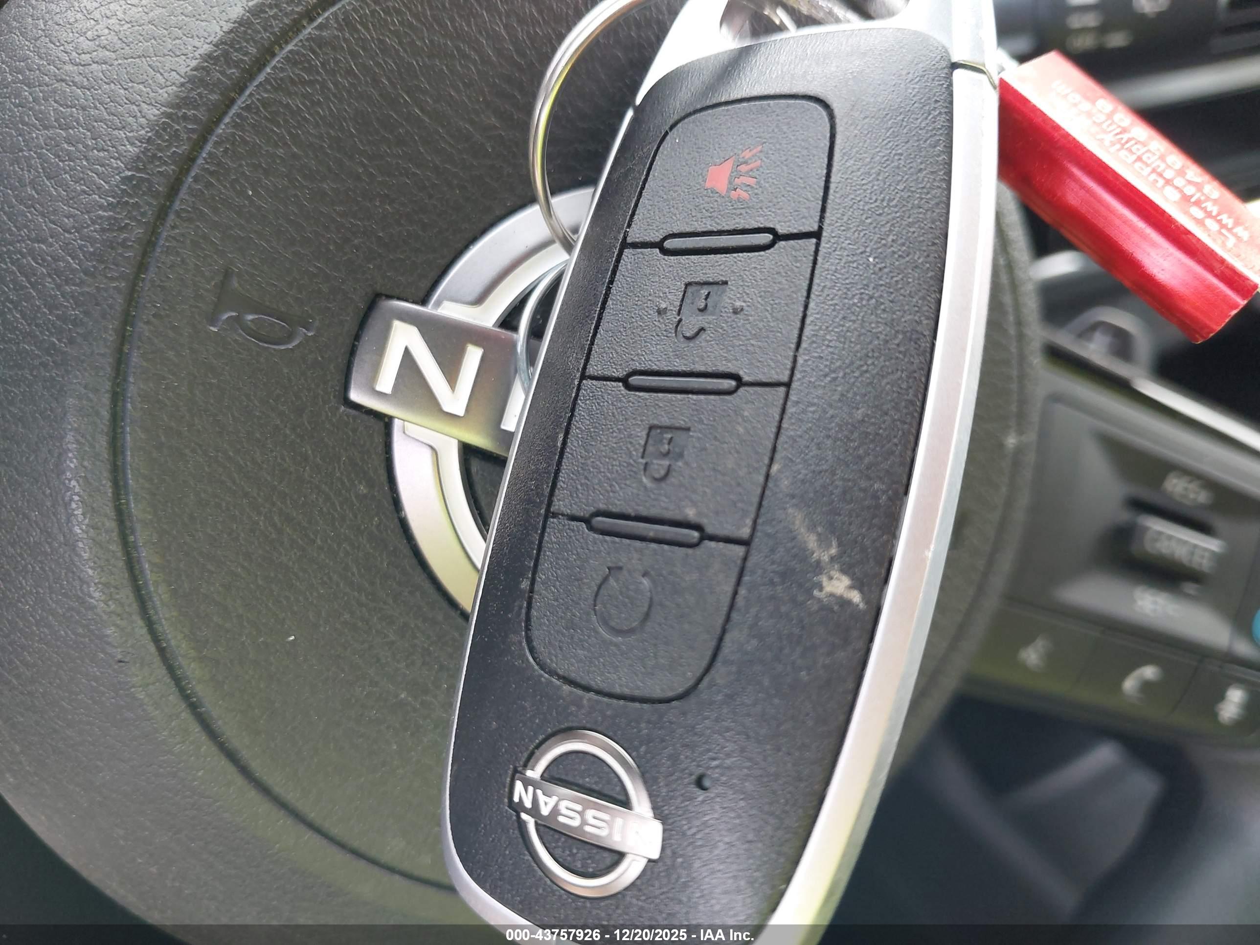NISSAN ROGUE image 11
