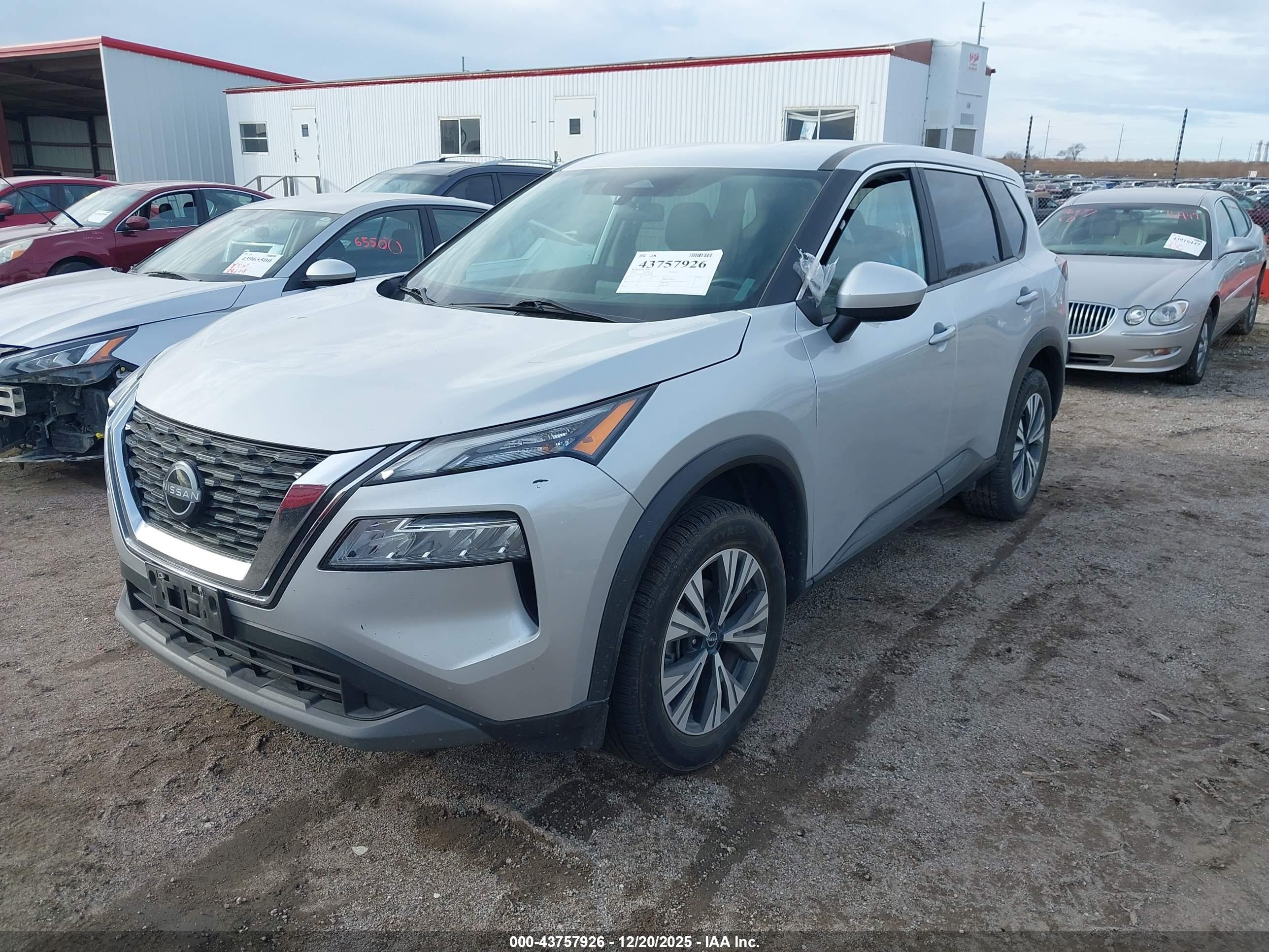 NISSAN ROGUE image 2